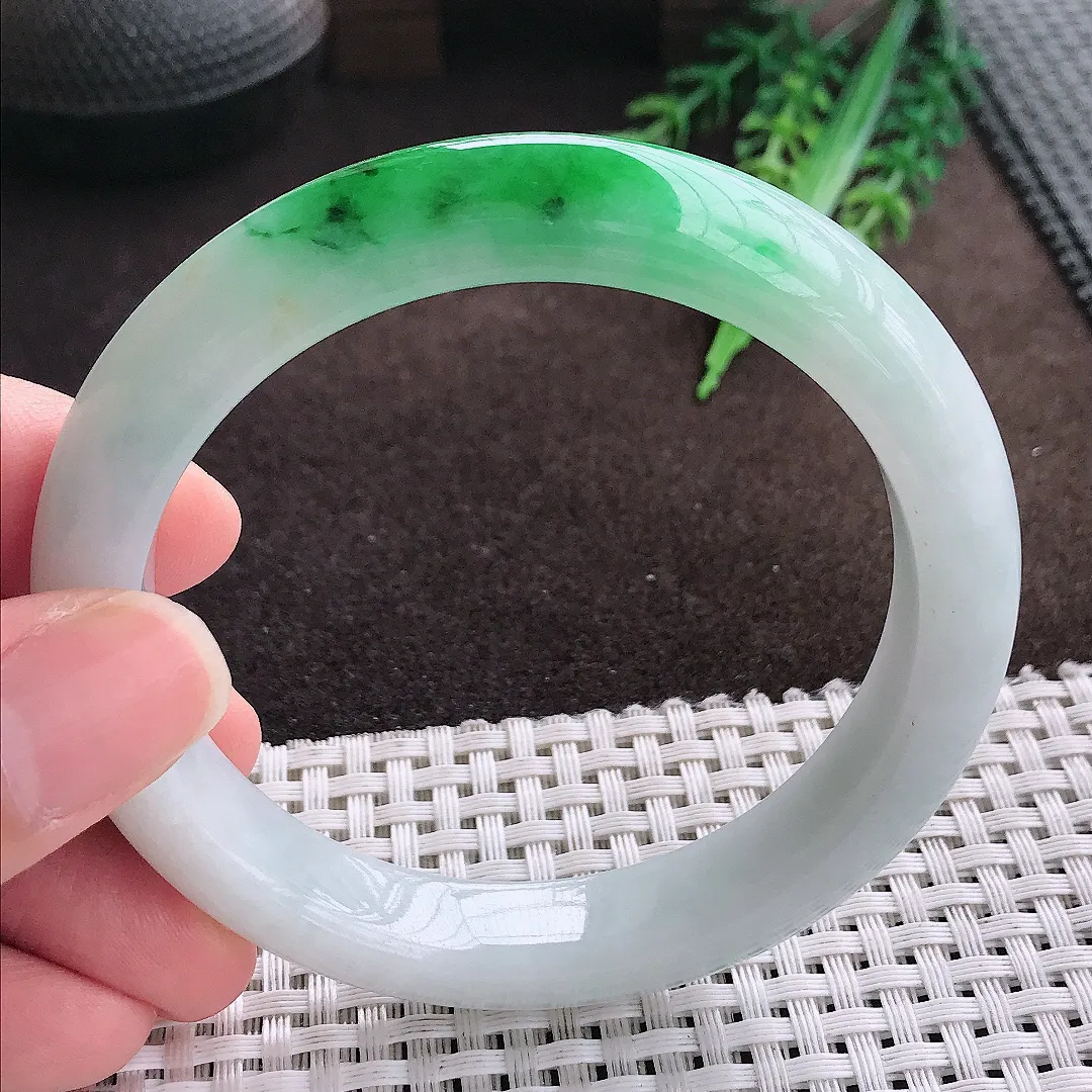 天然a货翡翠59/11.9/9.2老坑精美飘阳绿手镯宽边翡翠玉手镯