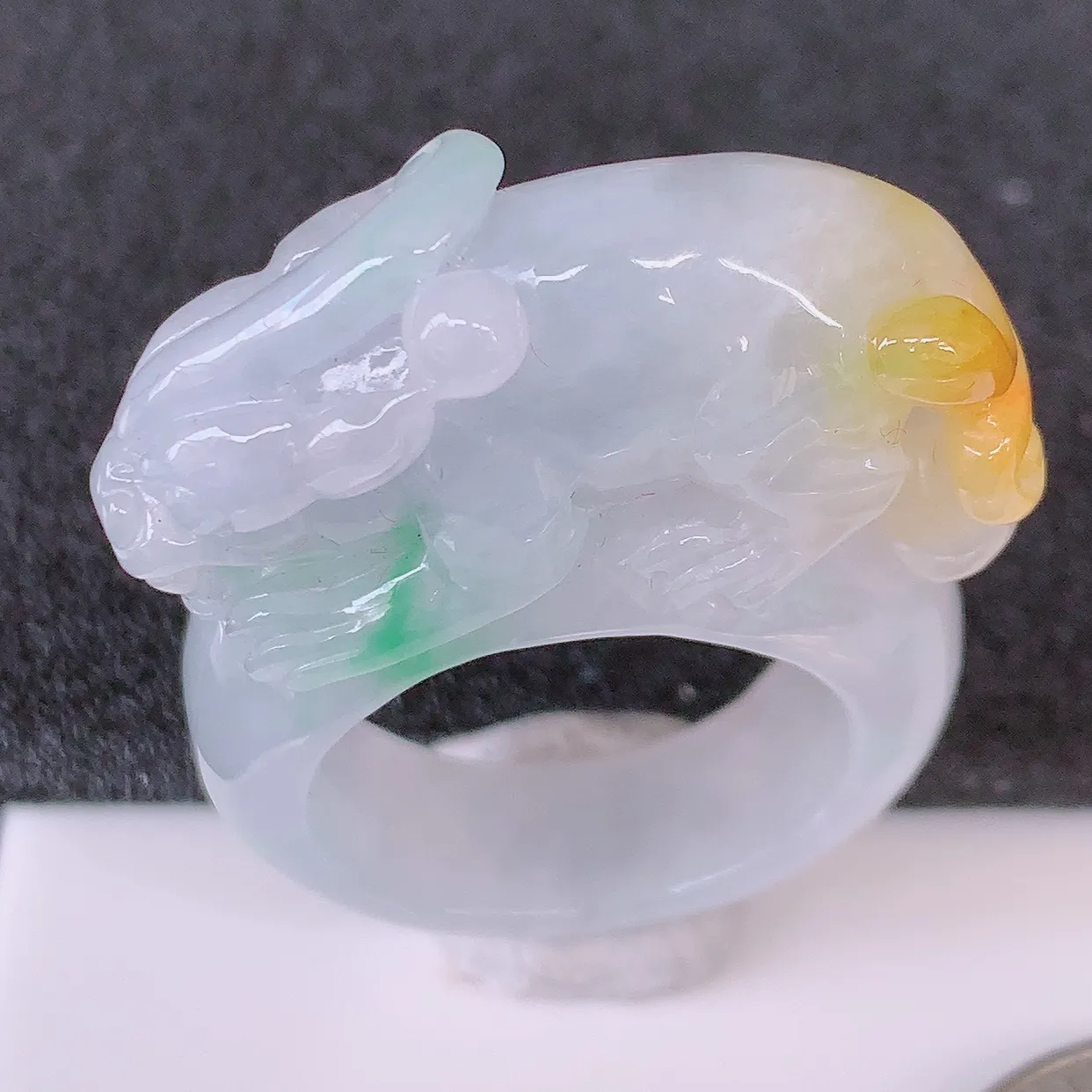 自然光实拍，黄加绿翡翠貔貅扳指，21mm内径三彩翡翠扳指，冰润指环，玉扳指，戒指，财源滚滚，玉质细腻起胶，26圈口，种水好！#1.12尺寸41.5-21.2-11-16.8mm