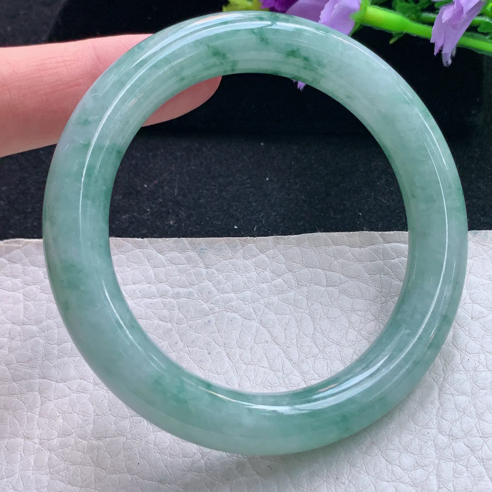 hy自然光55.5*10.8*10.2美人镯 缅甸翡翠玉手镯飘花圆条玉手环