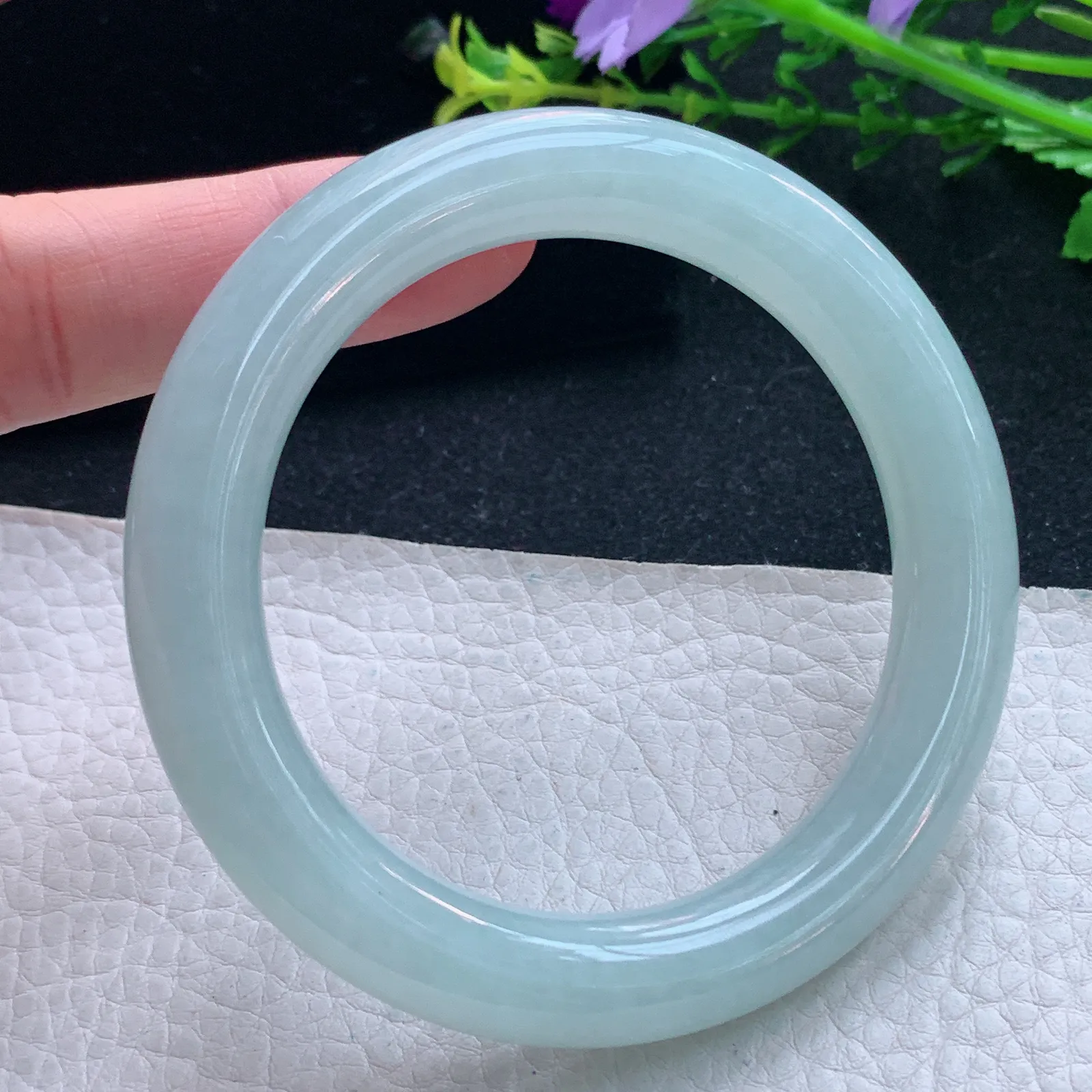 xc自然光57*10.8美人镯 天然缅甸翡翠冰晴圆条玉手镯 珠宝玉手环