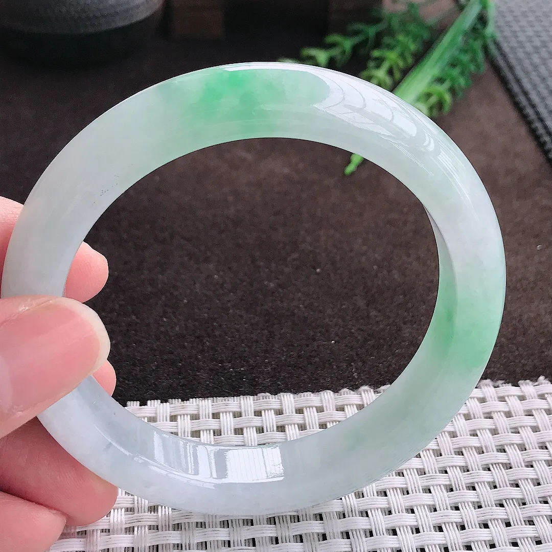 天然a货翡翠61.5/12.4/9.1老坑冰胶果冻飘绿手镯大圈口宽边翡翠玉手镯