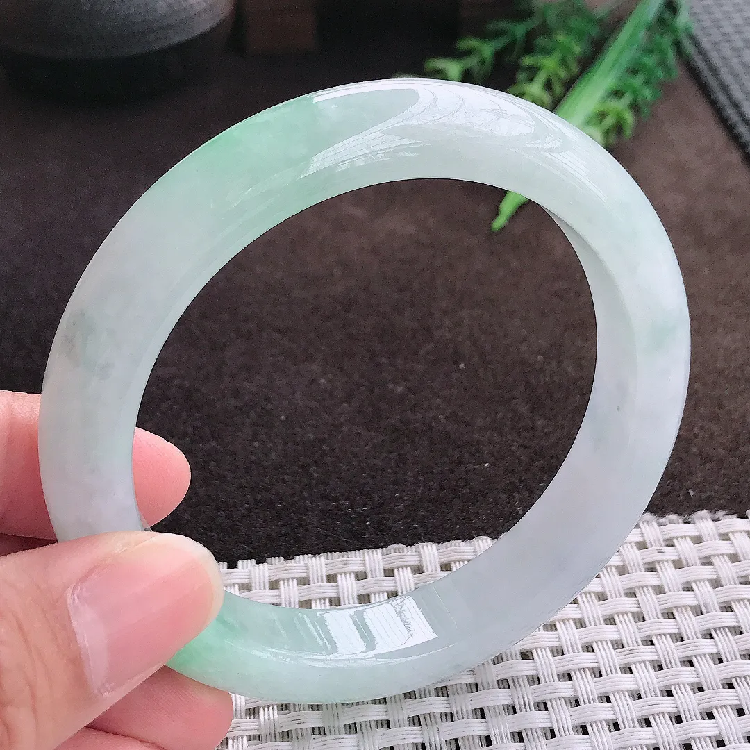 天然a货翡翠61.5/12.4/9.1老坑冰胶果冻飘绿手镯大圈口宽边翡翠玉手镯
