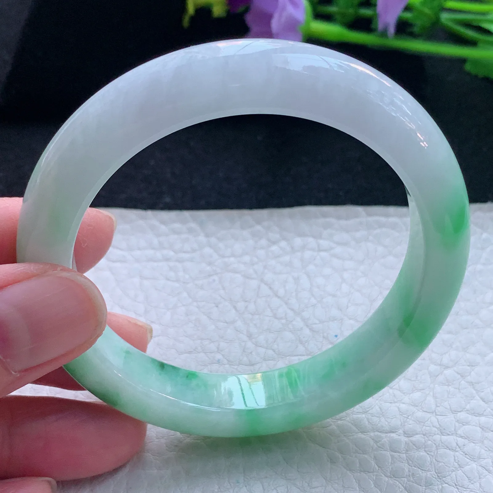 yh自然光55*11.6*8.6平安镯 缅甸翡翠玉手镯飘绿宽边玉手环