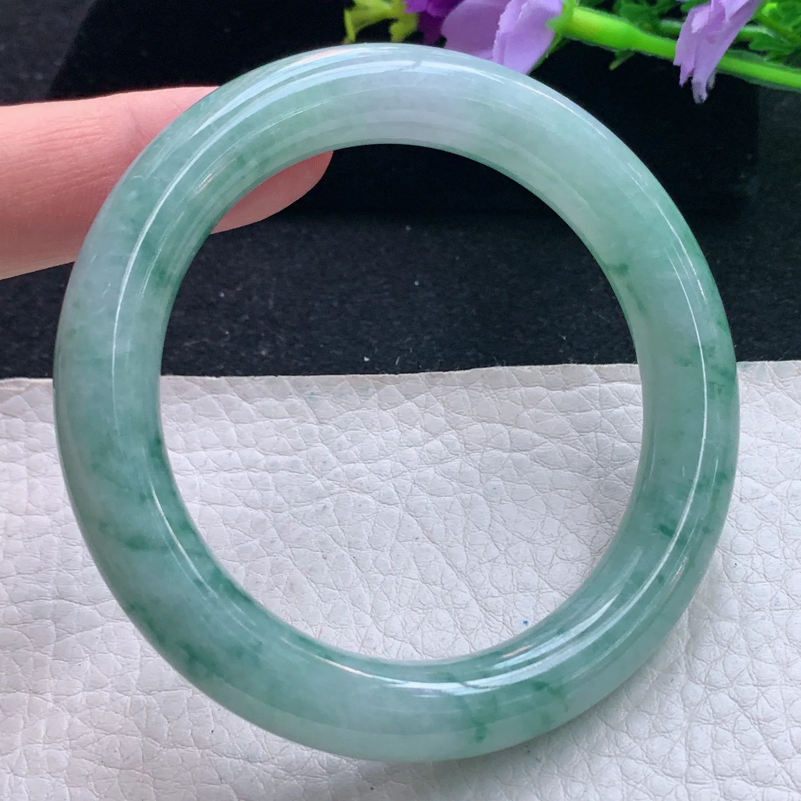 hy自然光55.5*10.8*10.2美人镯 缅甸翡翠玉手镯飘花圆条玉手环