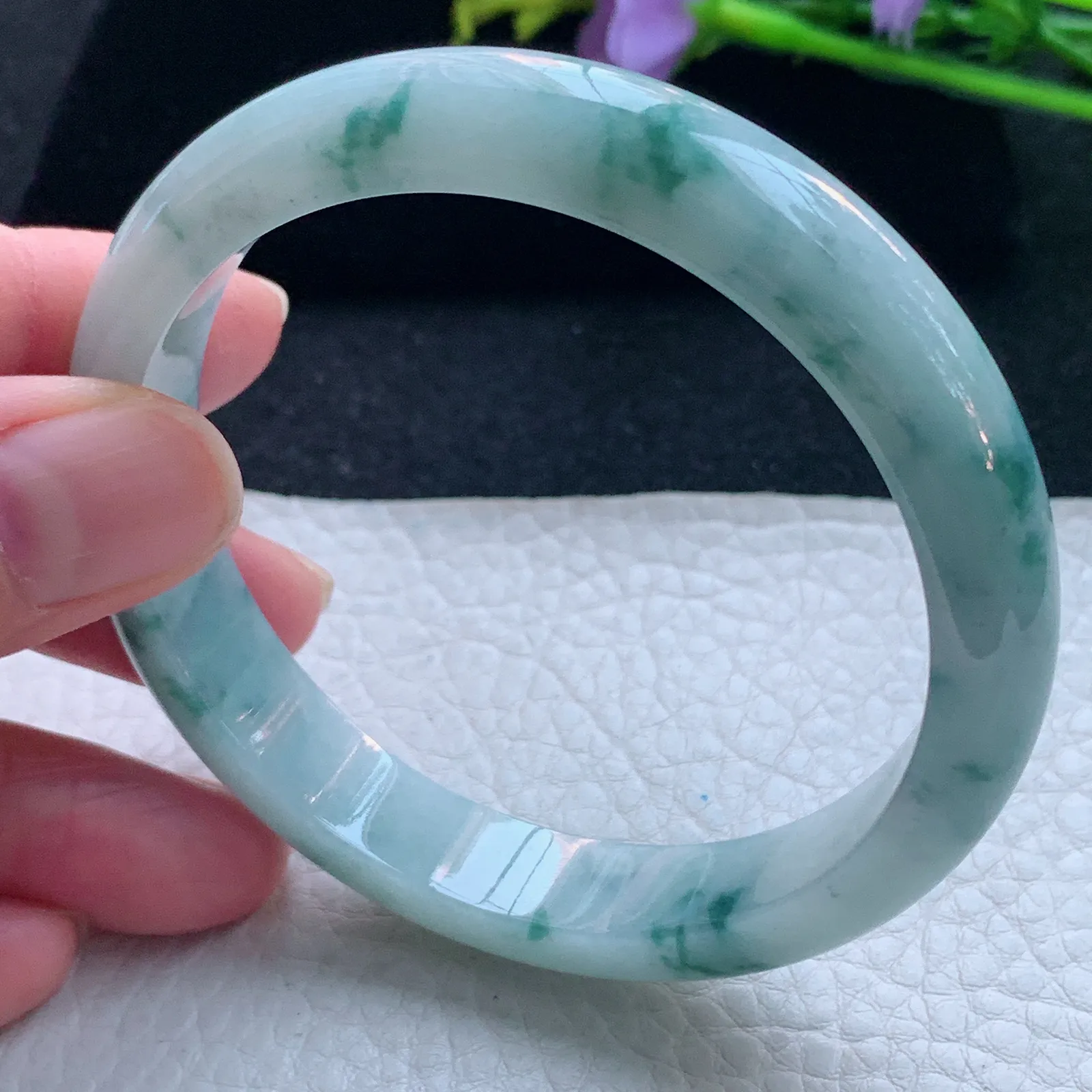 js自然光58*11.8*7.2平安镯 缅甸翡翠玉手镯飘花秀气宽边玉手环