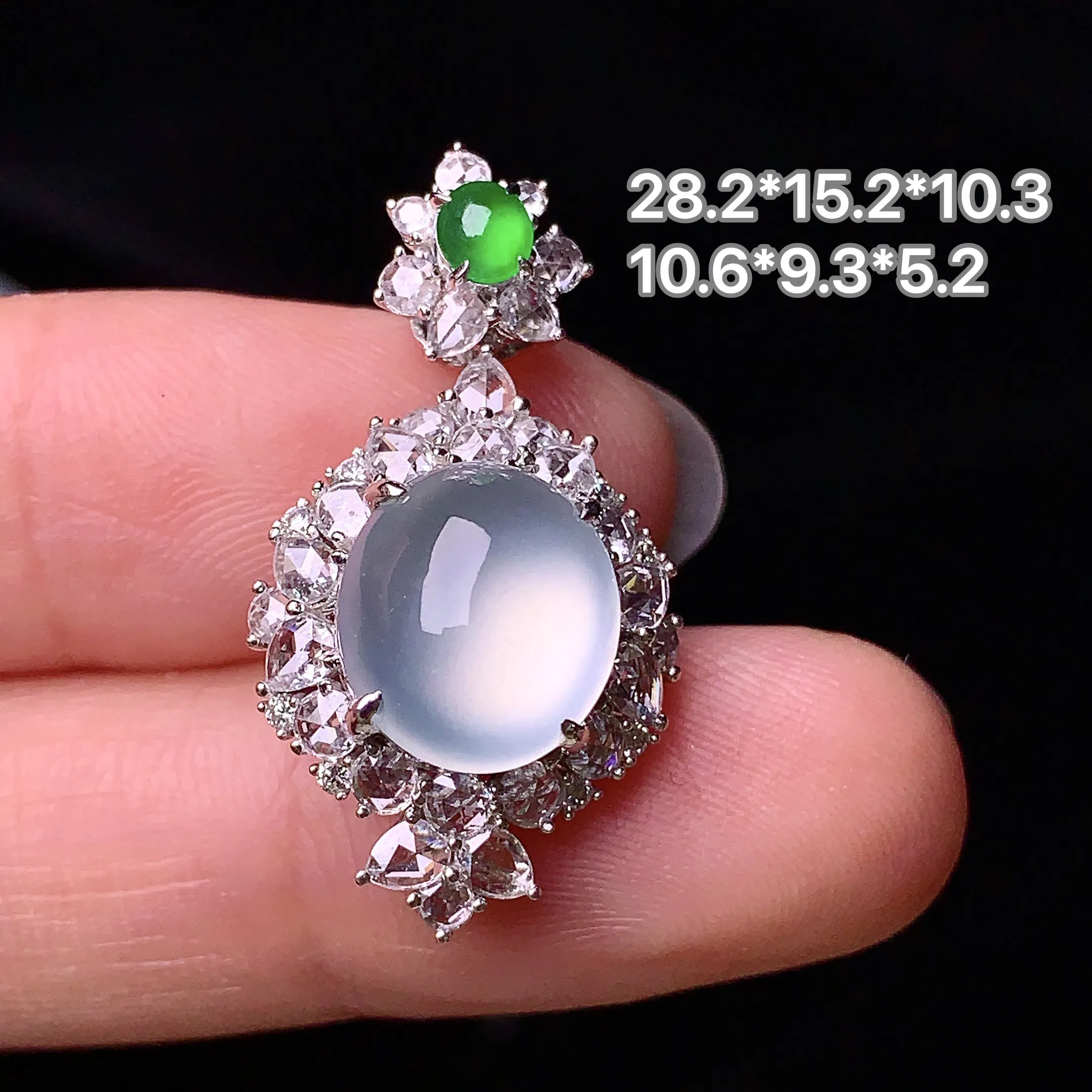 18k金钻镶嵌冰种蛋面吊坠 玉质细腻 色泽清新艳丽 整体尺寸28.2*15.2*10.3