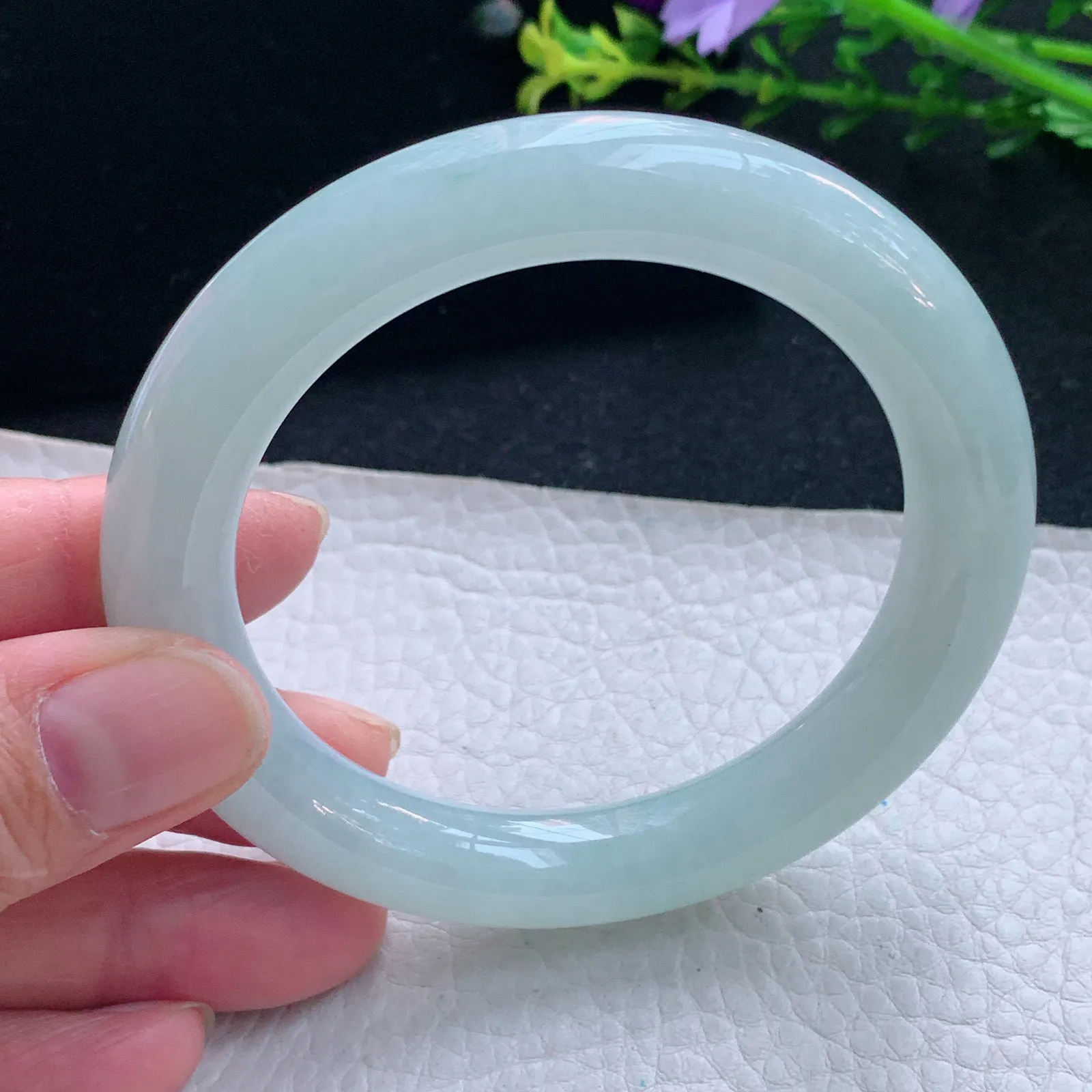 xc自然光57*10.8美人镯 天然缅甸翡翠冰晴圆条玉手镯 珠宝玉手环