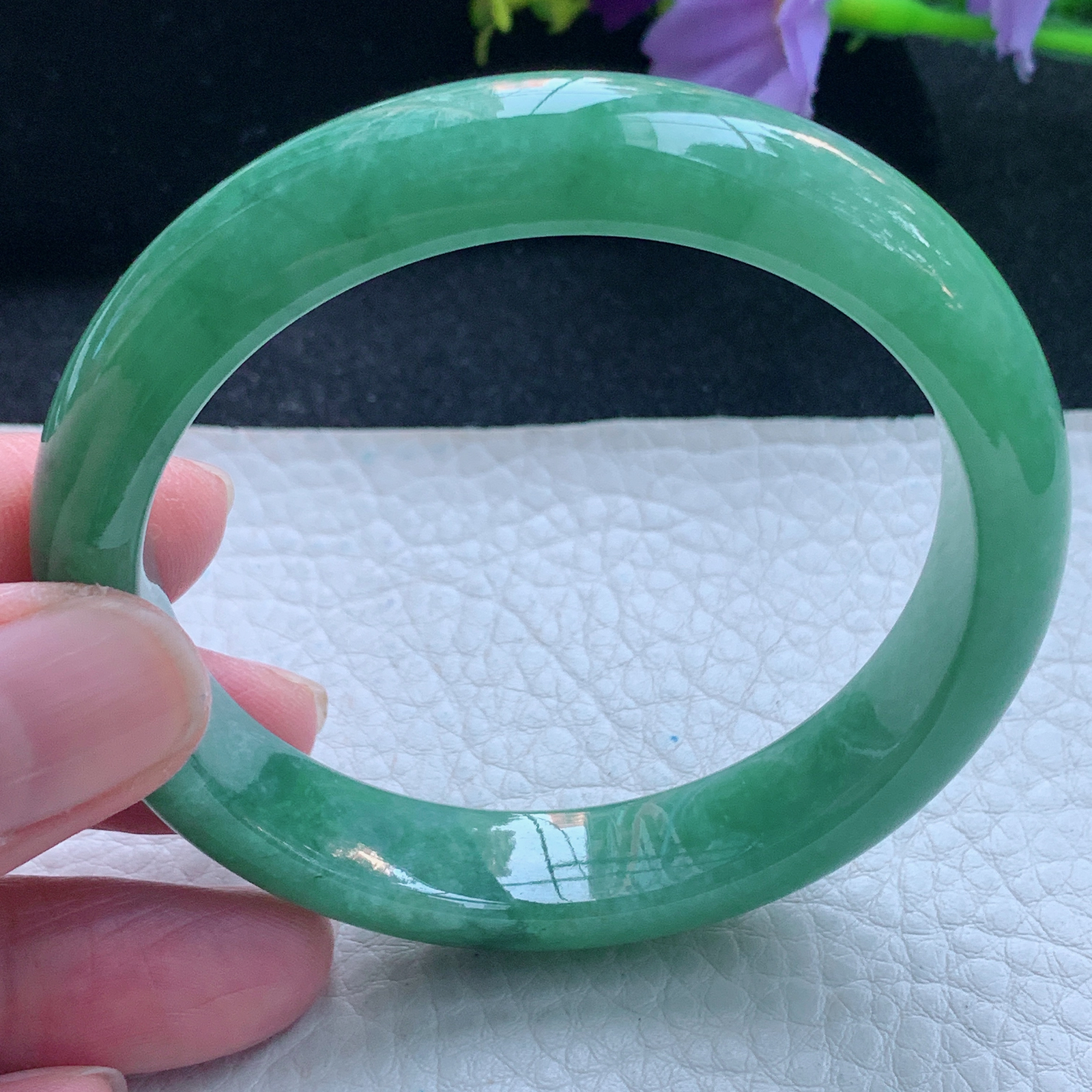 n自然光54.5*12*7.6平安镯 缅甸翡翠玉手镯满绿宽边玉手环 美人镯