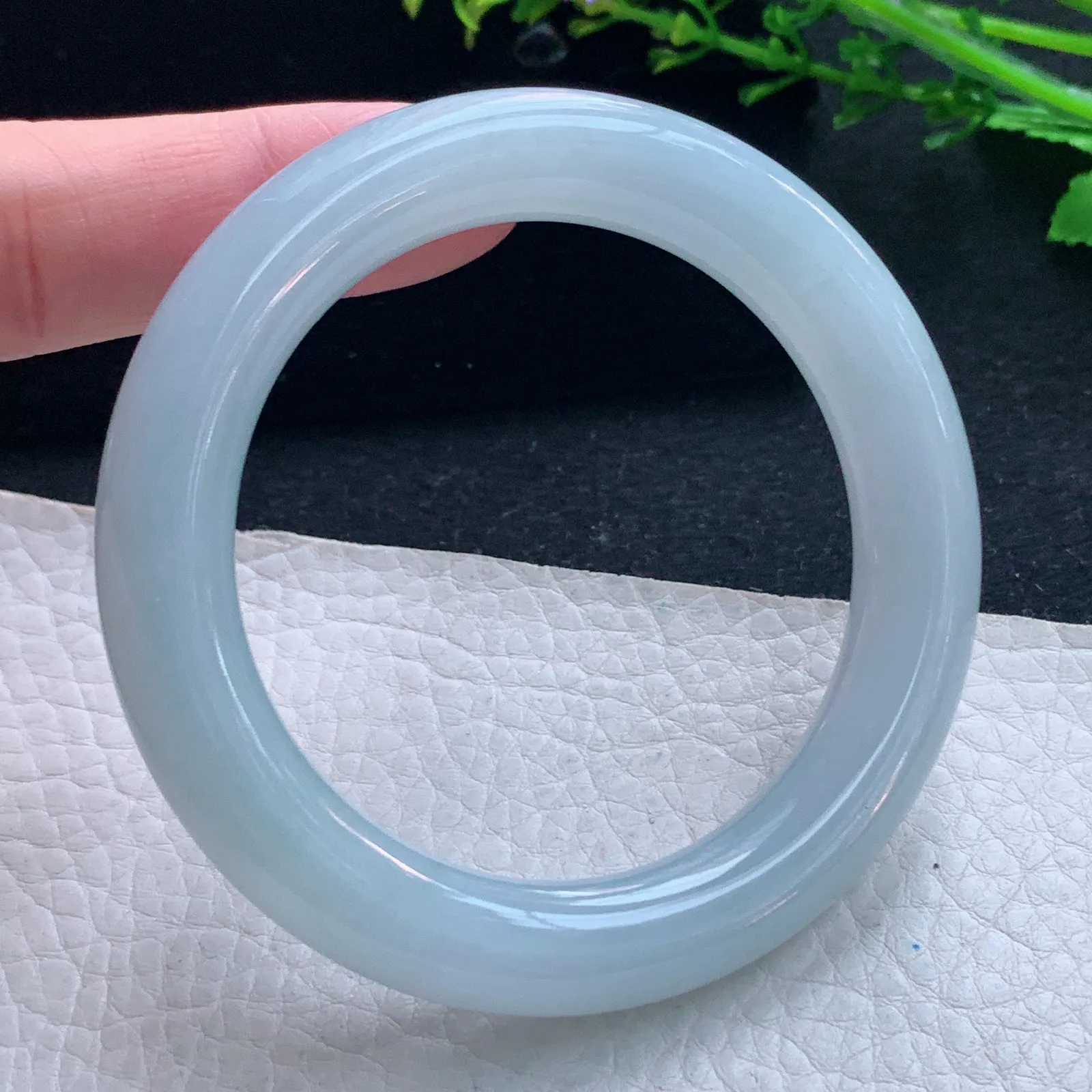 xc自然光53.5*10.8美人镯 天然缅甸翡翠白月光圆条玉手镯 珠宝玉手环