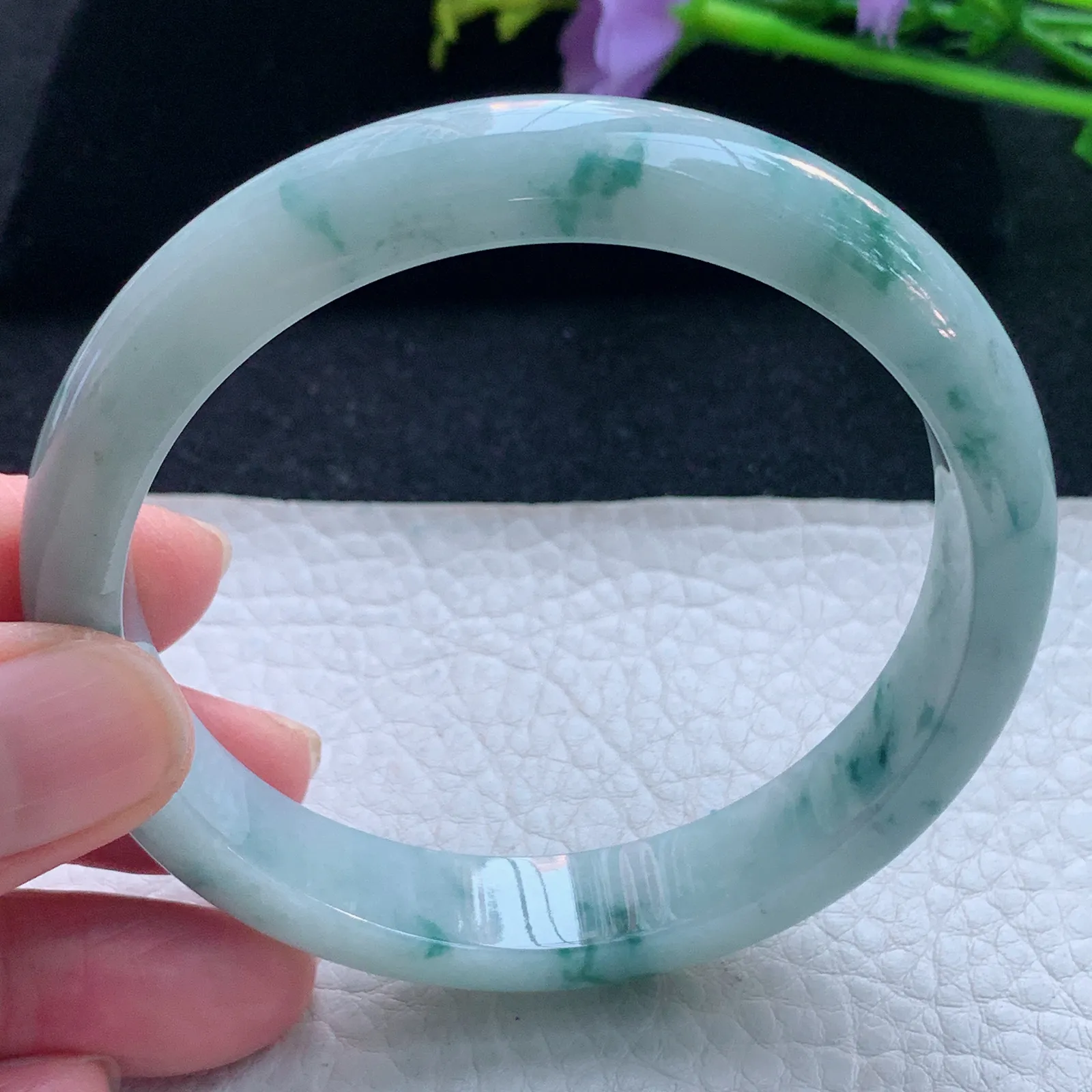 js自然光58*11.8*7.2平安镯 缅甸翡翠玉手镯飘花秀气宽边玉手环