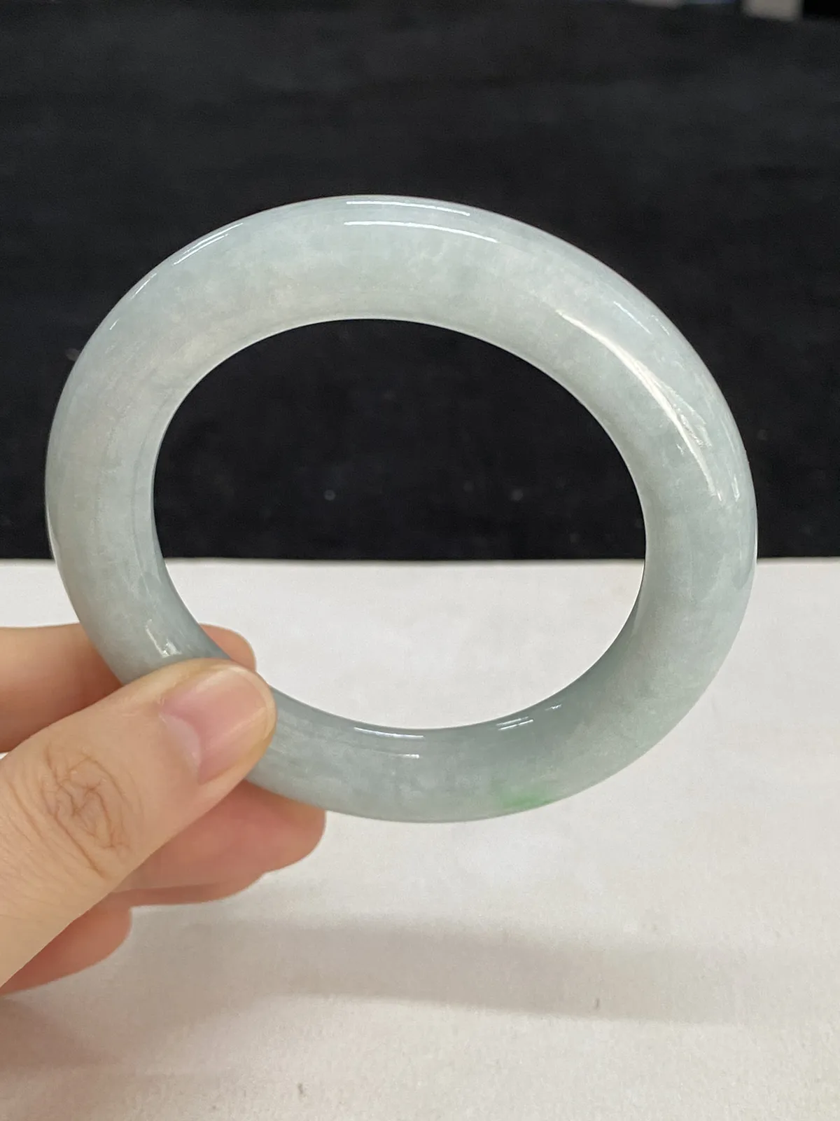 圆镯53.5圈口，翡翠手镯