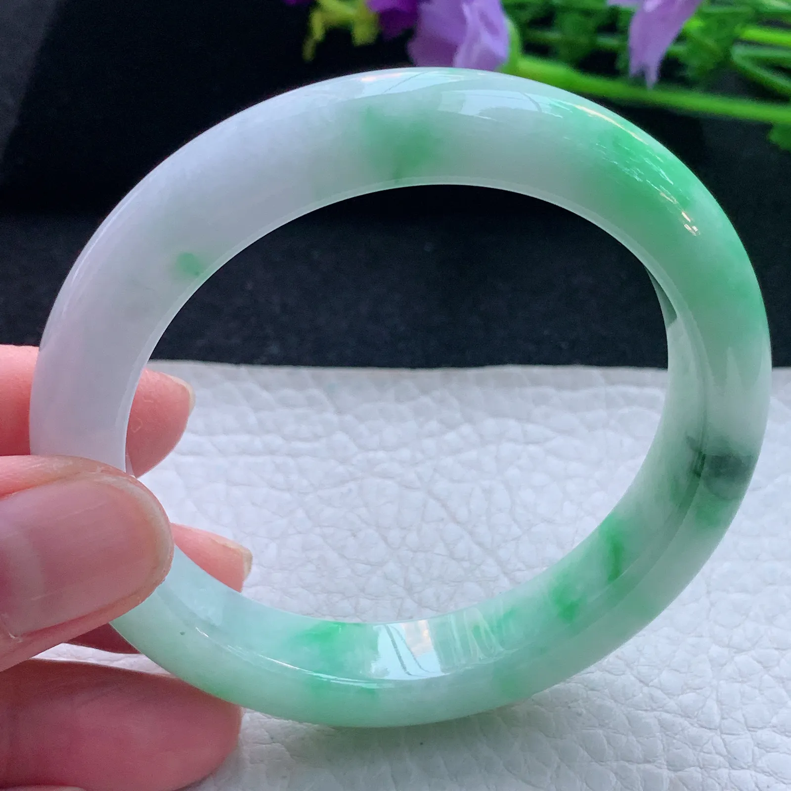 yh自然光55*11.6*8.6平安镯 缅甸翡翠玉手镯飘绿宽边玉手环