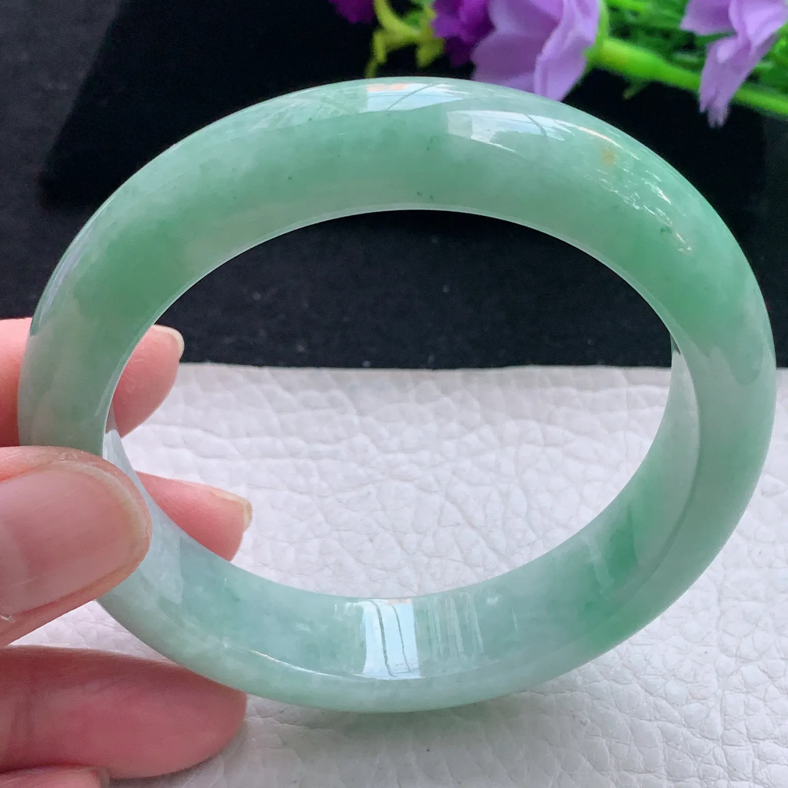 hy自然光58*14.2*8.8平安镯 缅甸翡翠玉手镯飘绿宽边玉手环