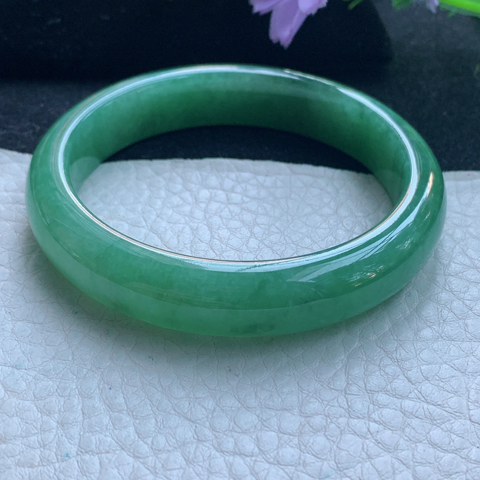 n自然光54.5*12*7.6平安镯 缅甸翡翠玉手镯满绿宽边玉手环 美人镯