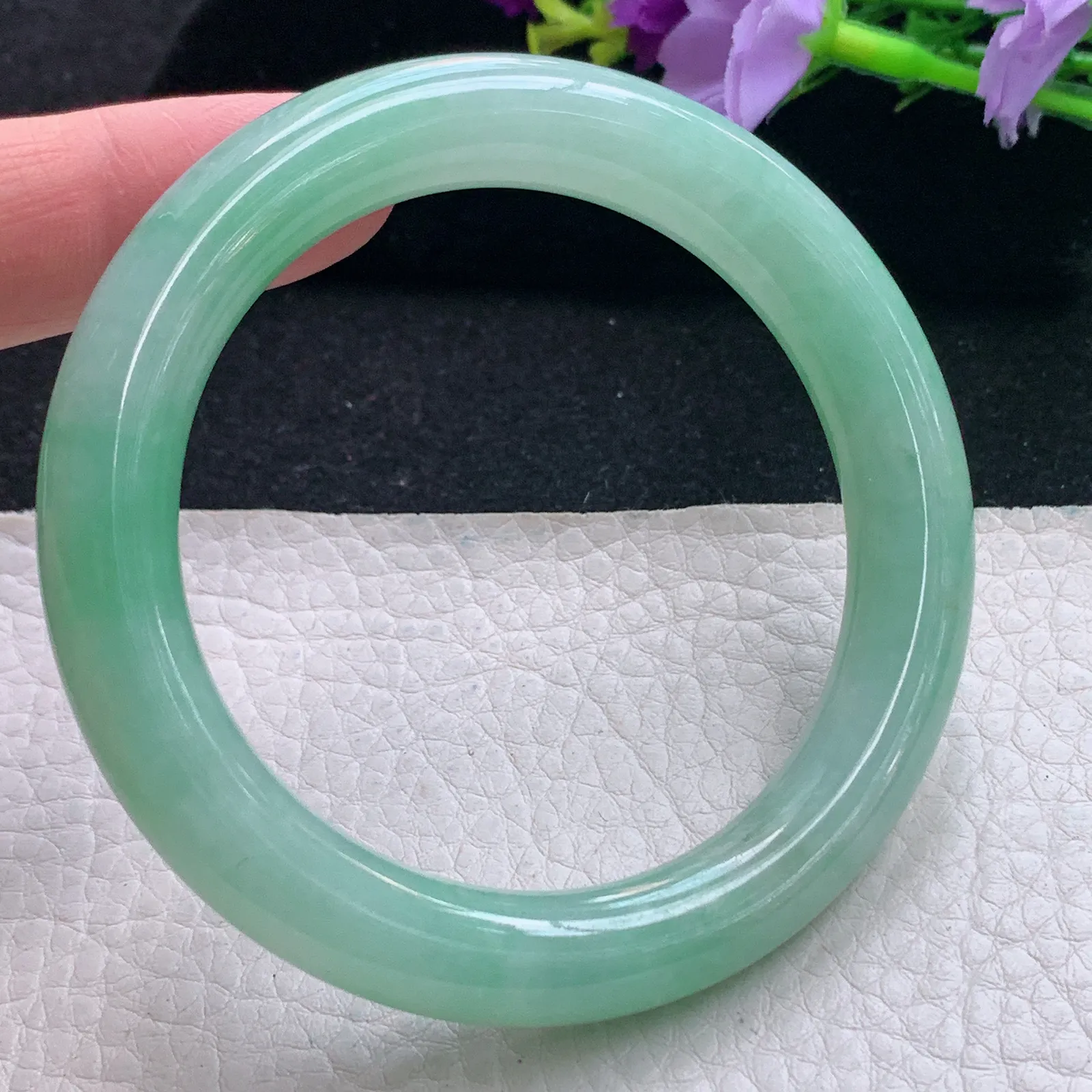 jl自然光55.5*10美人镯 缅甸翡翠玉手镯冰绿圆条玉手环 美人镯