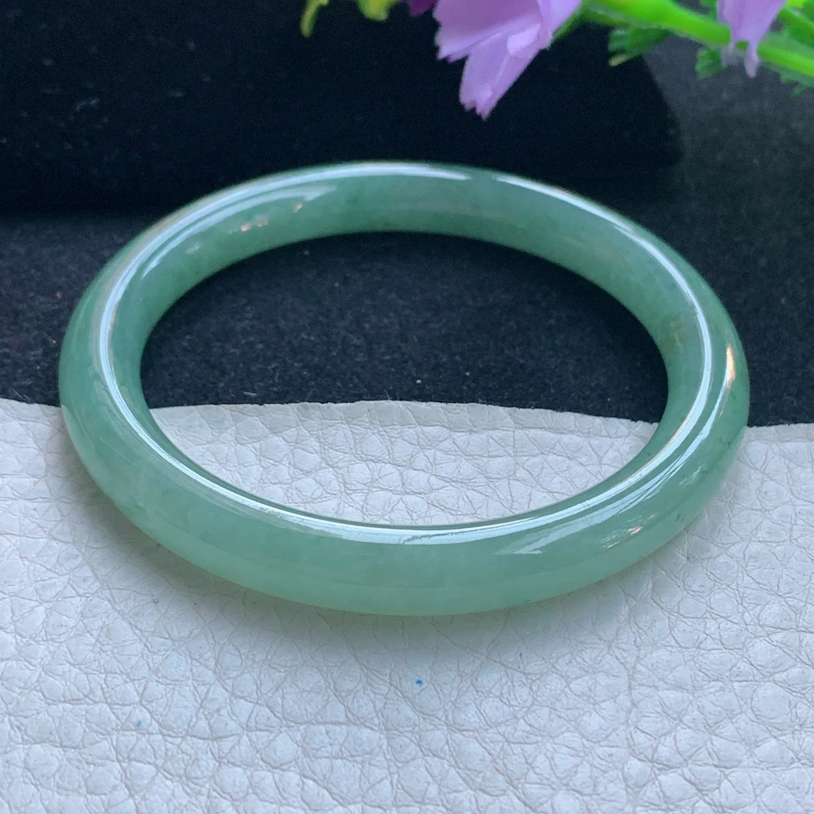 n自然光54*8美人镯 缅甸翡翠玉手镯圆条满绿玉手环 美人镯