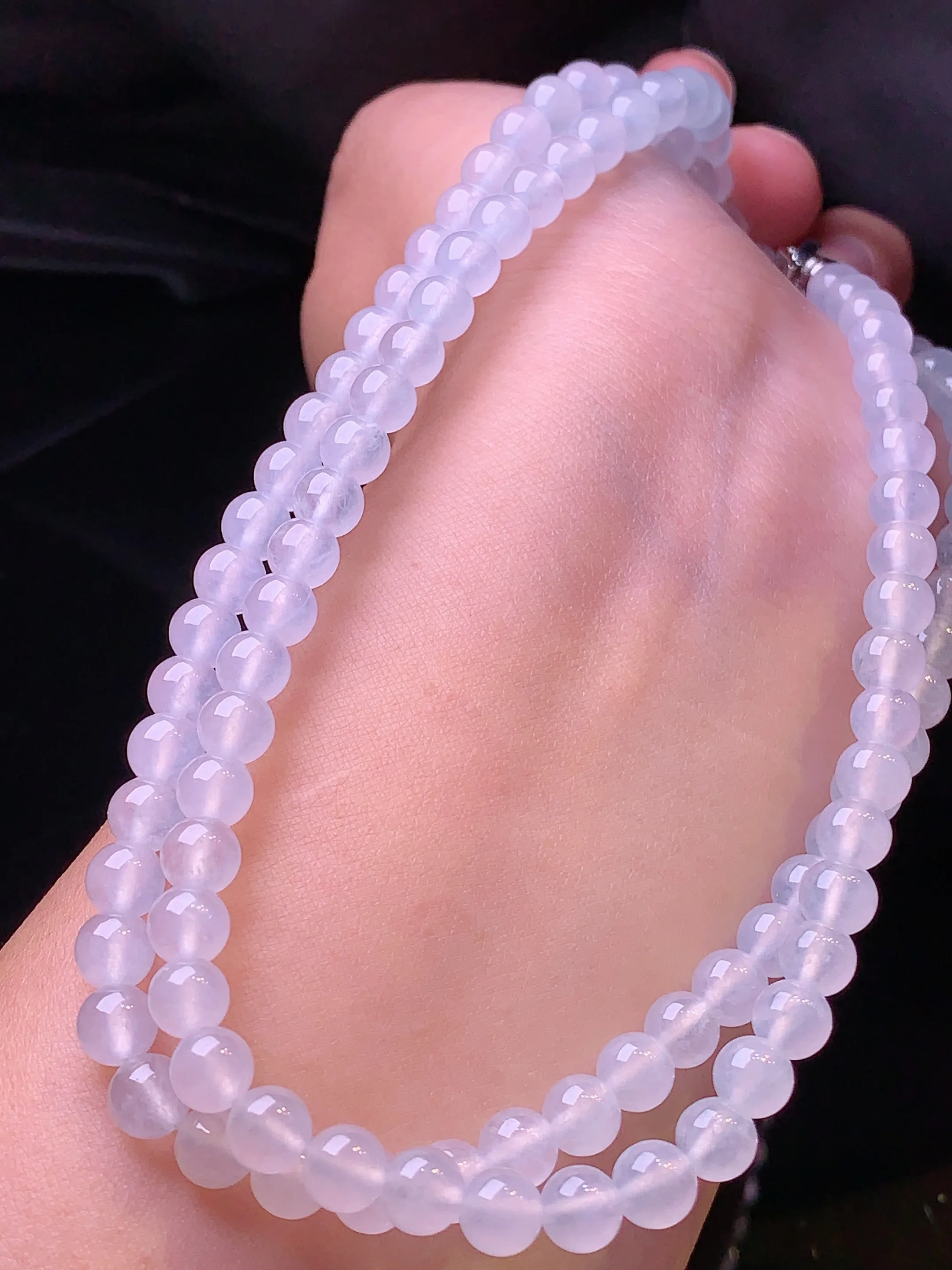 冰种圆珠项链 玉质细腻 色泽清新艳丽 整体尺寸6
