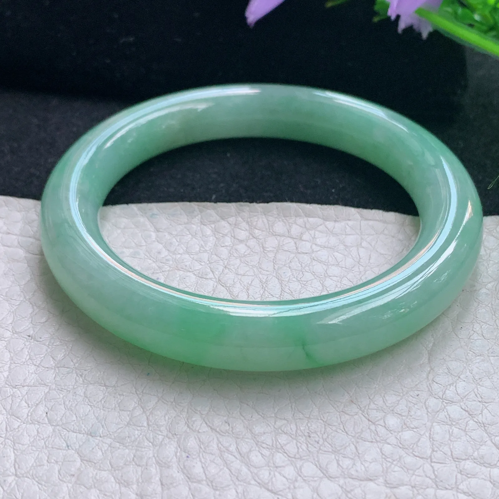 jl自然光55.5*10美人镯 缅甸翡翠玉手镯冰绿圆条玉手环 美人镯