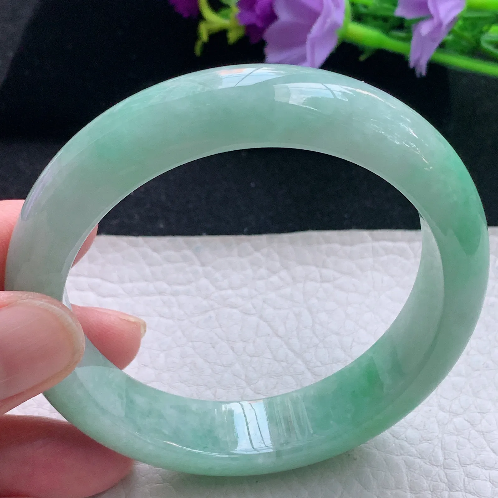 hy自然光58*14.2*8.8平安镯 缅甸翡翠玉手镯飘绿宽边玉手环