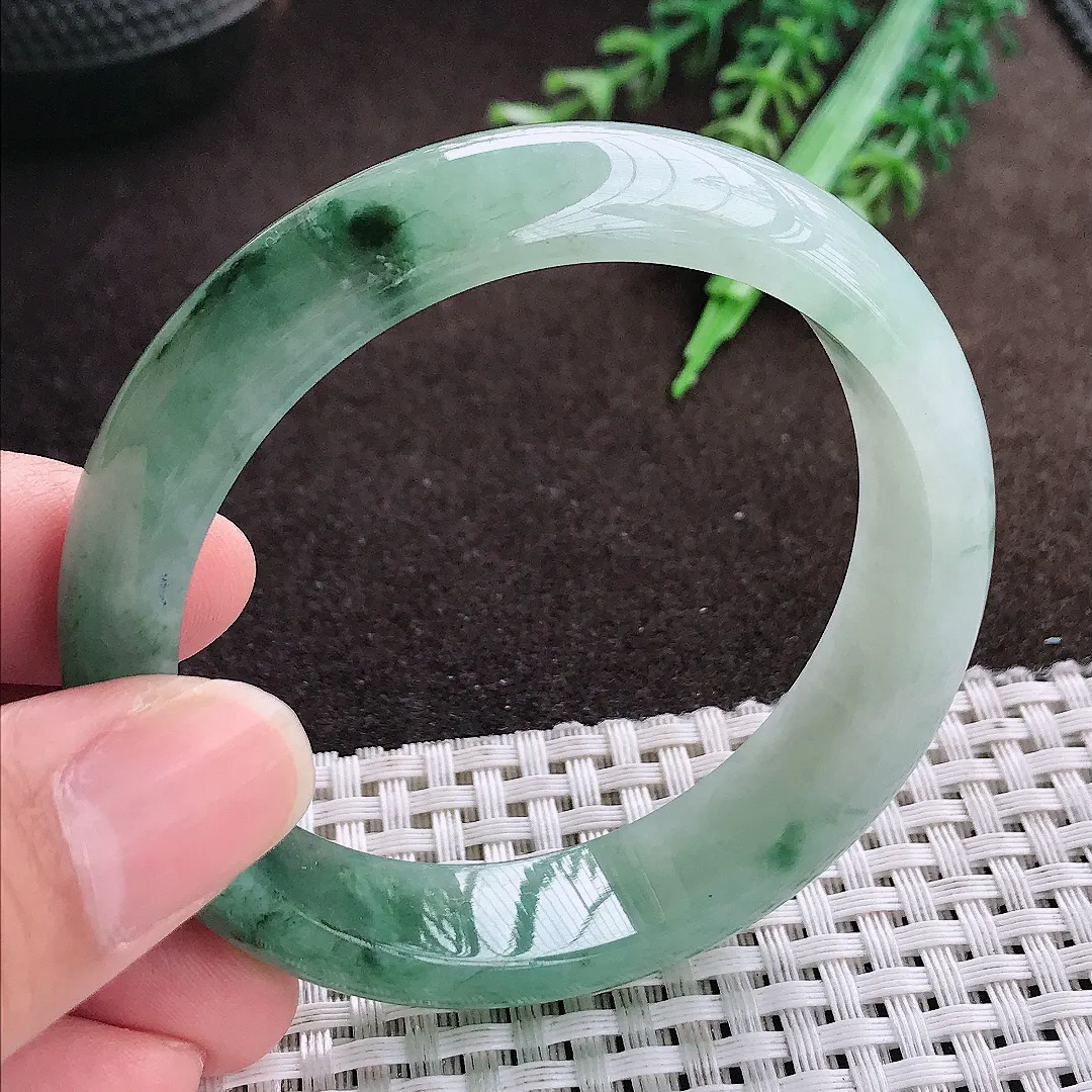 天然a货翡翠54.5/13.8/7.5老坑精美冰润飘花手镯宽边翡翠玉手镯