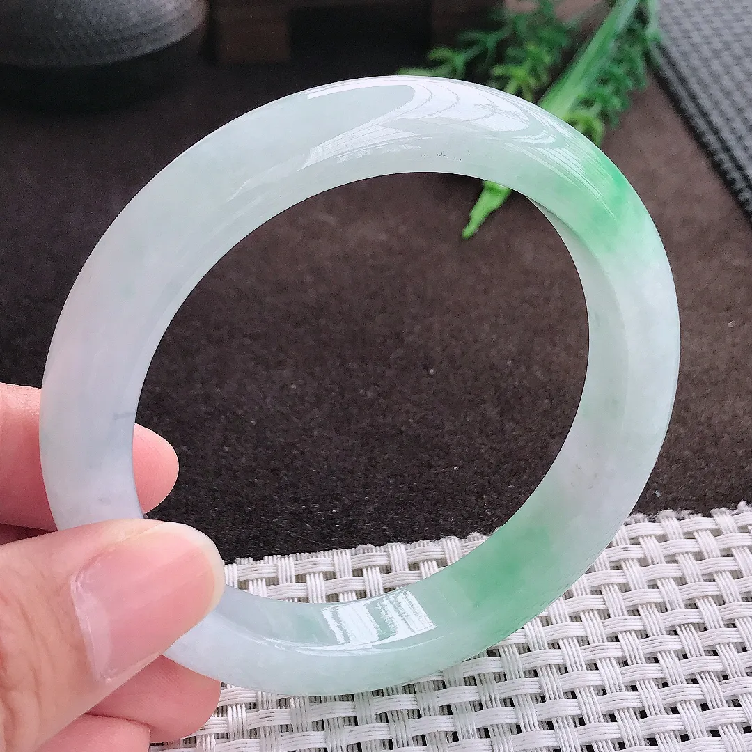 天然a货翡翠61.5/12.4/9.1老坑冰胶果冻飘绿手镯大圈口宽边翡翠玉手镯