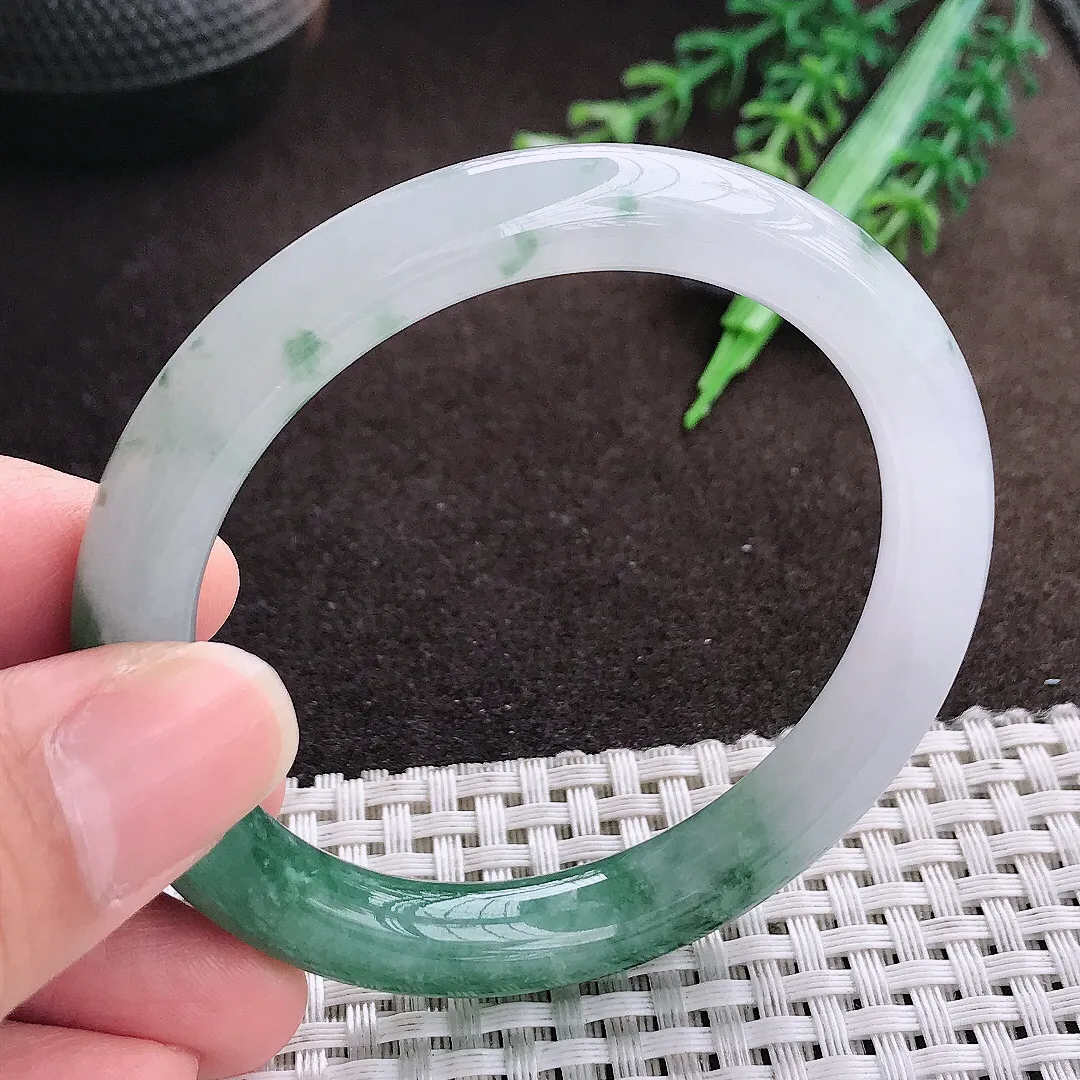 天然a货翡翠53.5/9.2/9.4老坑精美冰润飘花圆条手镯翡翠玉手镯