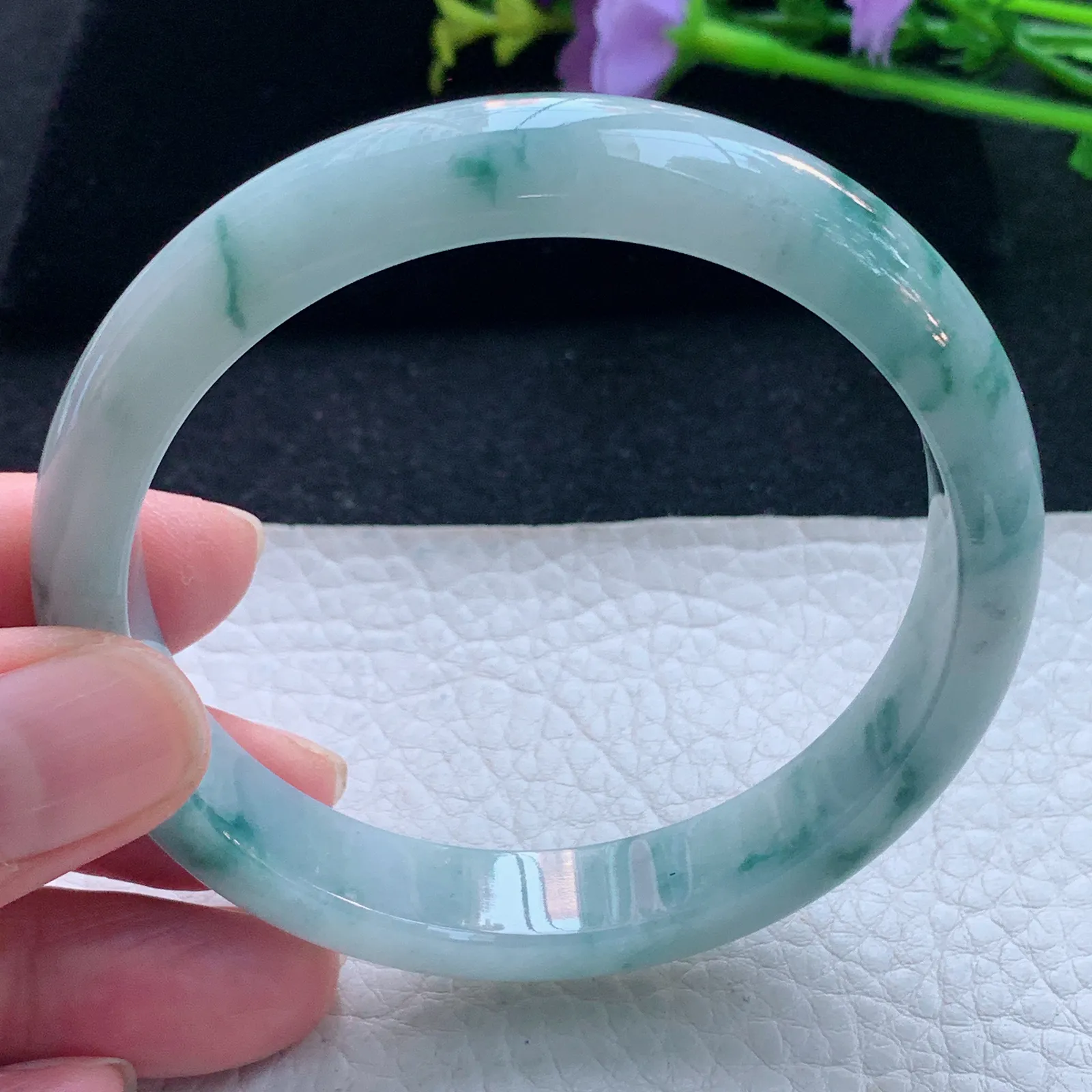 js自然光58*11.8*7.2平安镯 缅甸翡翠玉手镯飘花秀气宽边玉手环