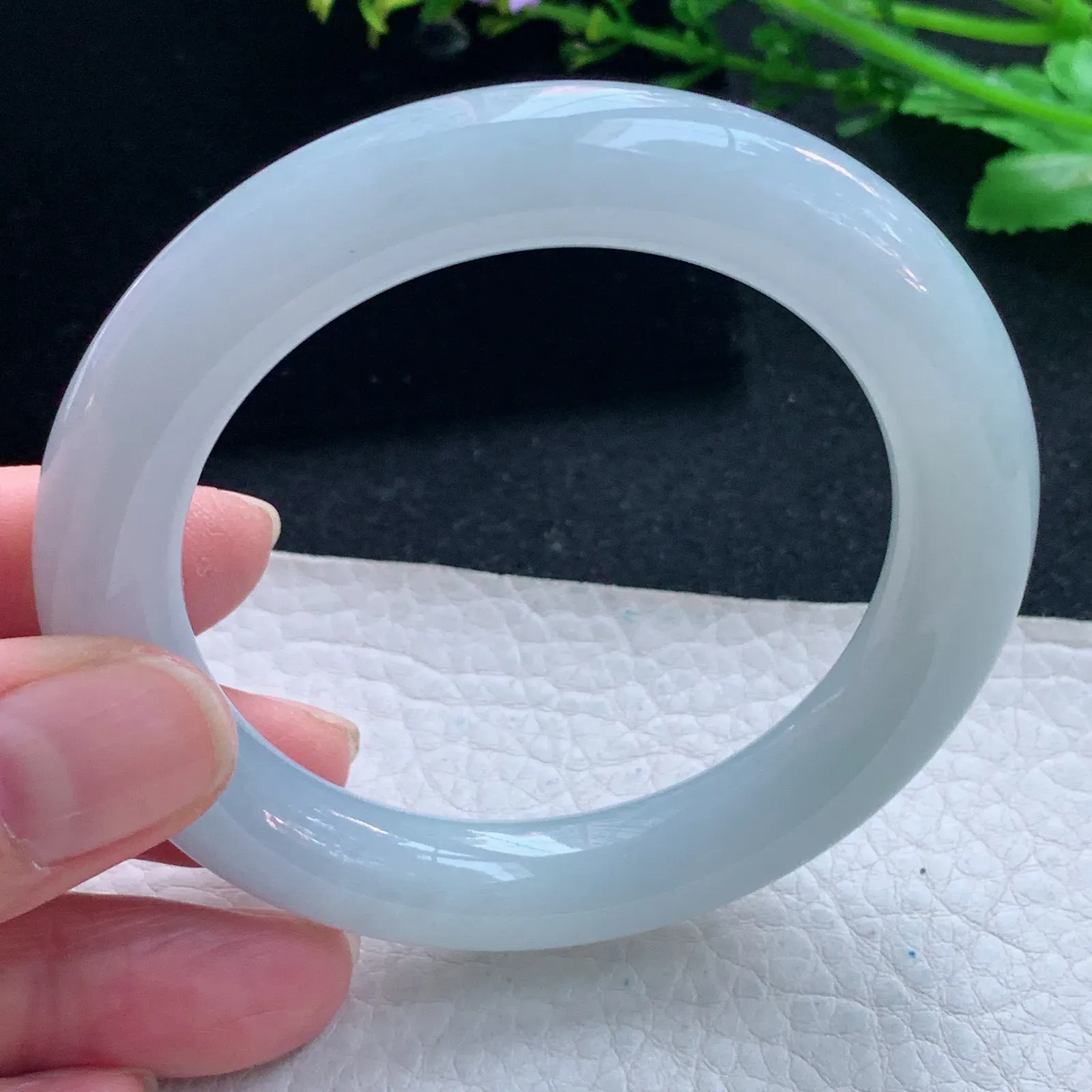 xc自然光53.5*10.8美人镯 天然缅甸翡翠白月光圆条玉手镯 珠宝玉手环