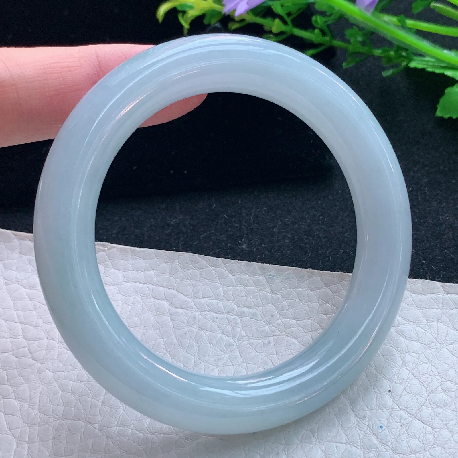 xc自然光53.5*10.8美人镯 天然缅甸翡翠白月光圆条玉手镯 珠宝玉手环