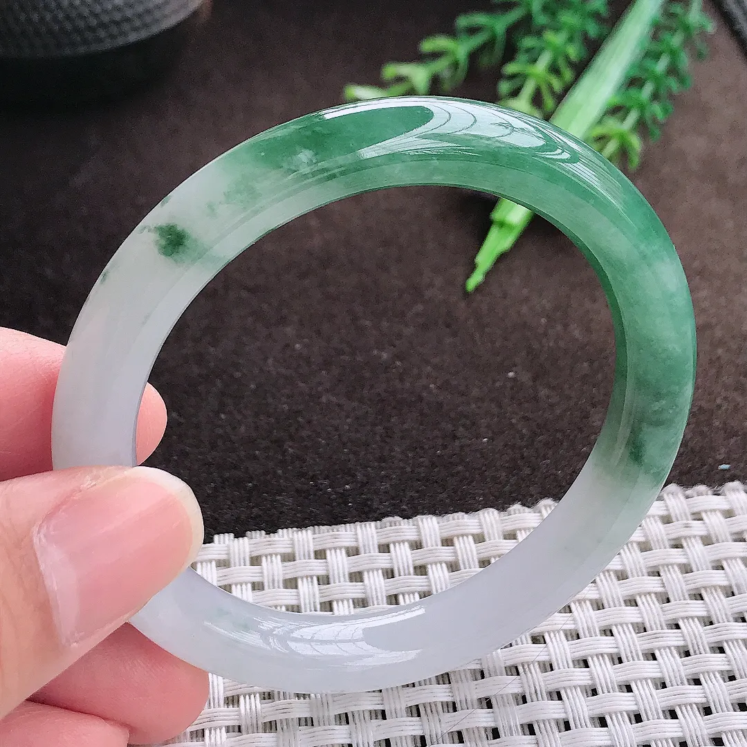 天然a货翡翠53.5/9.2/9.4老坑精美冰润飘花圆条手镯翡翠玉手镯