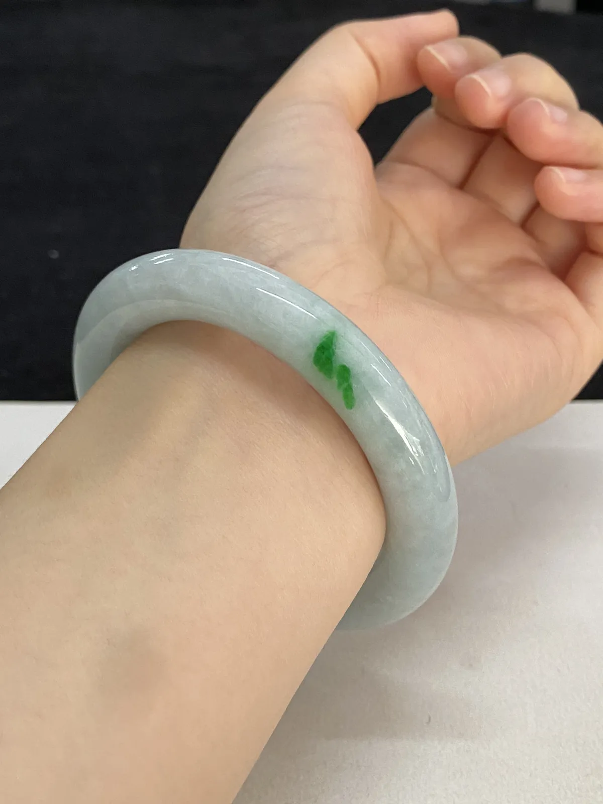 圆镯53.5圈口，翡翠手镯