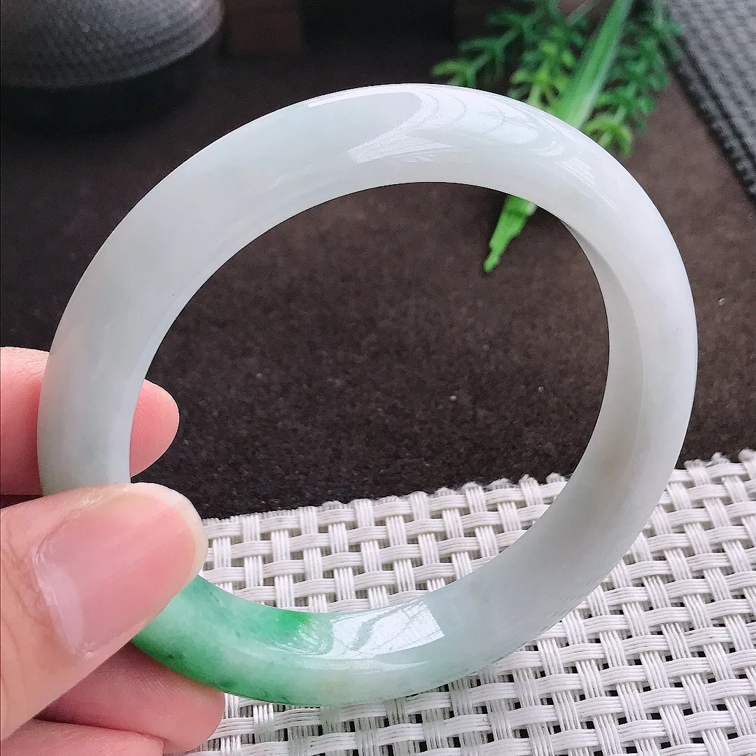 天然a货翡翠59/11.9/9.2老坑精美飘阳绿手镯宽边翡翠玉手镯