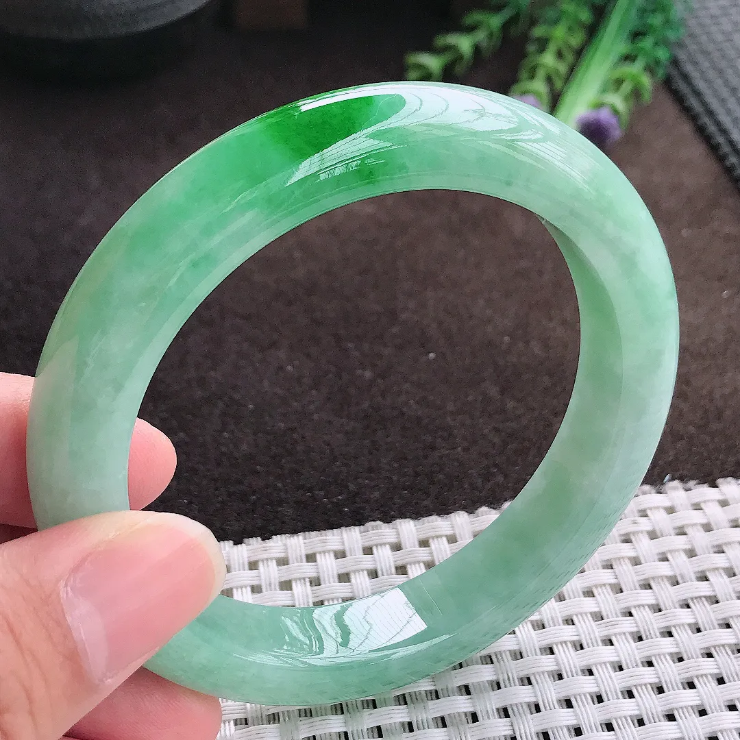 天然a货翡翠60/12.2/9.5老坑精美温润满绿阳绿手镯宽边翡翠玉手镯