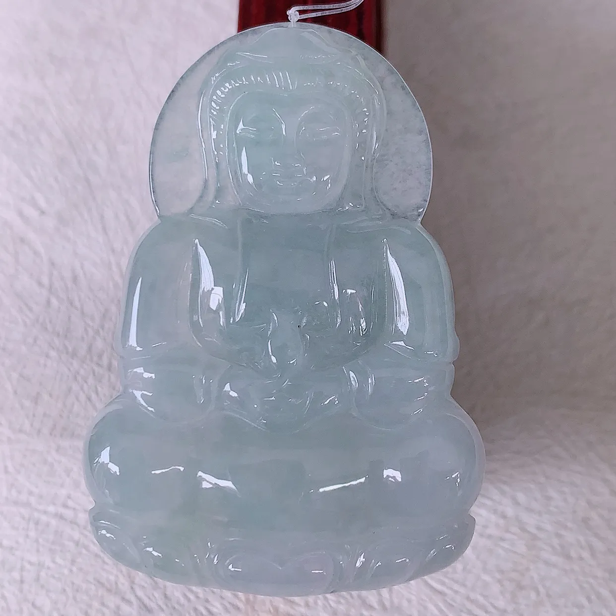 自然光实拍，冰种翡翠观音菩萨吊坠，净瓶观音，冰透亮泽，美观亮丽，观音面相端庄#49.12
