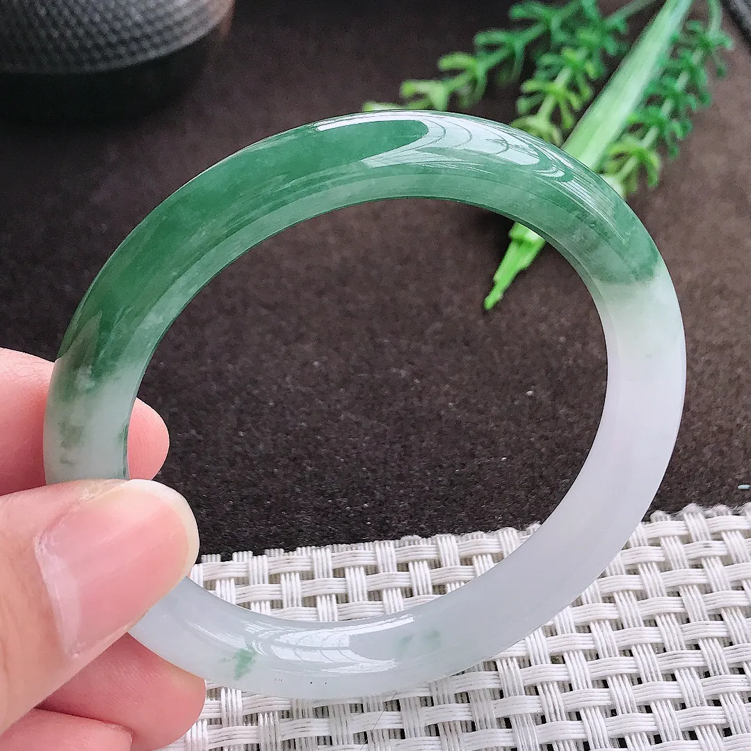 天然a货翡翠53.5/9.2/9.4老坑精美冰润飘花圆条手镯翡翠玉手镯