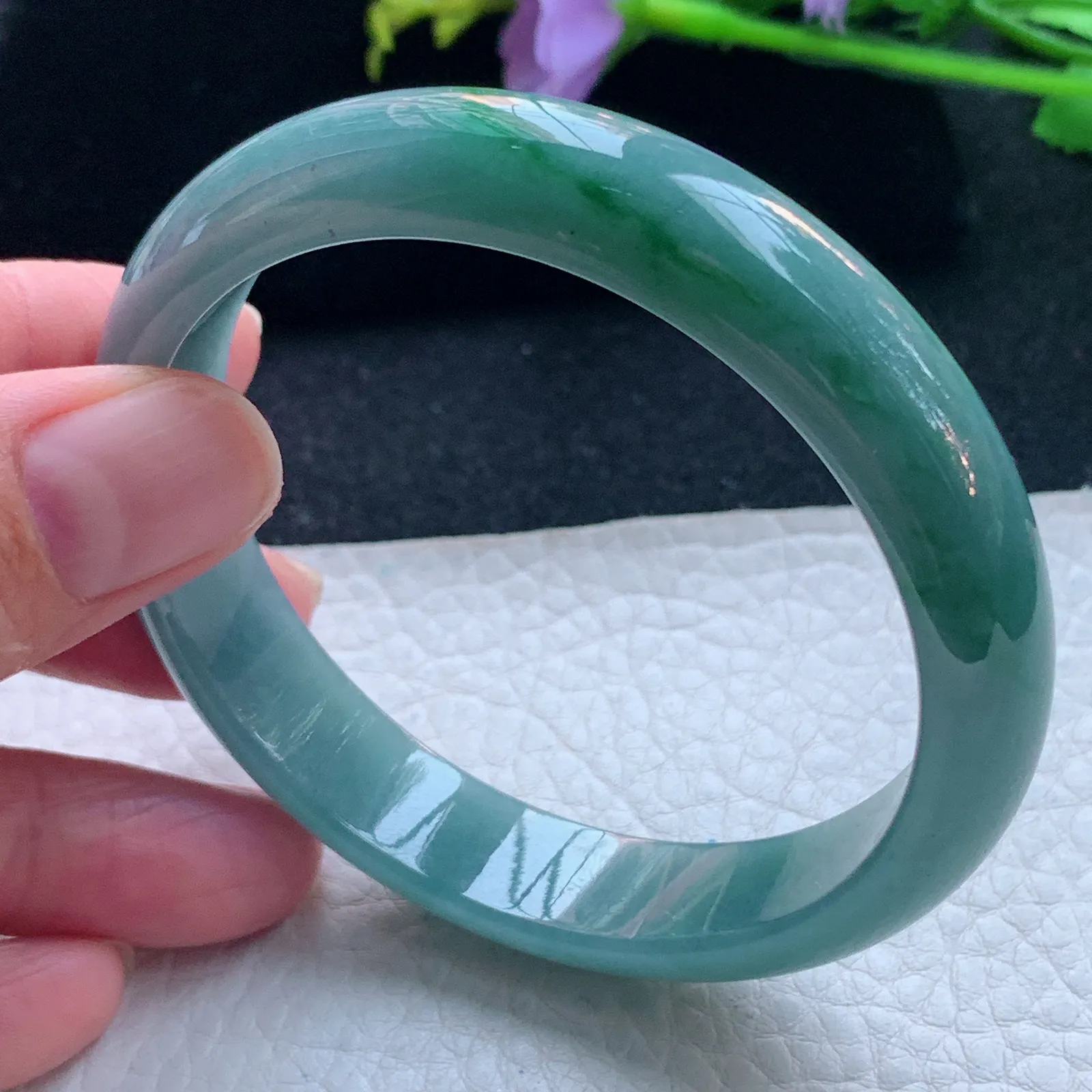 js自然光57*12.9*7平安镯 翡翠A货玉手镯蓝韵秀气宽边玉手环