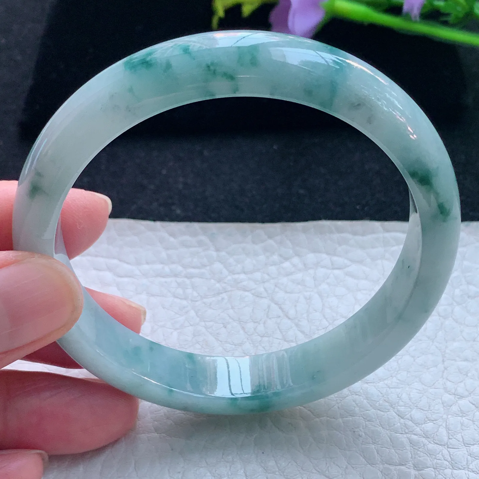 js自然光58*11.8*7.2平安镯 缅甸翡翠玉手镯飘花秀气宽边玉手环