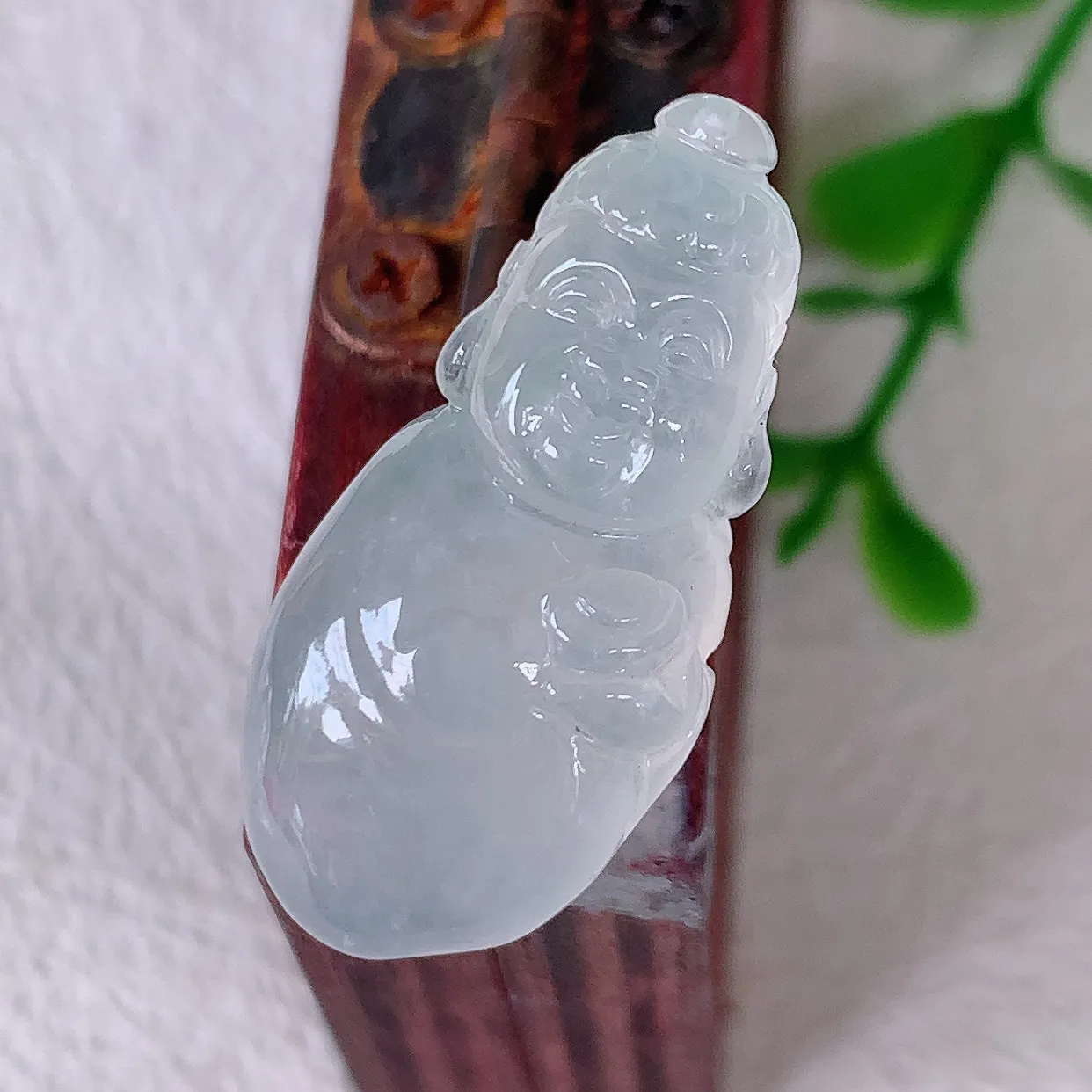 自然光实拍，冰种翡翠保平安宝宝佛吊坠，玉质莹润，佩戴佳品，#1.12