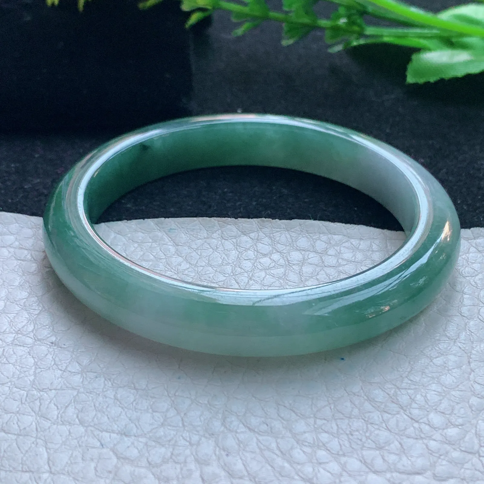 js自然光56.5*12.3*7.3平安镯 缅甸翡翠玉手镯双彩秀气宽边玉手环