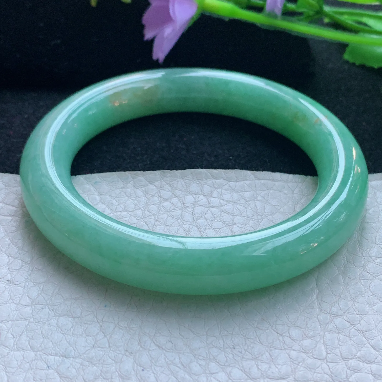 yh自然光55*11.6*10.8美人镯 缅甸翡翠玉手镯黄加绿圆条玉手环