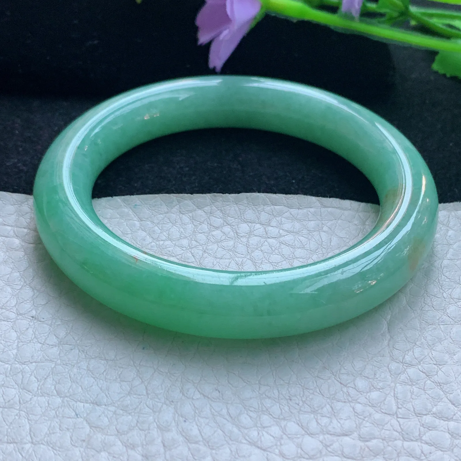 yh自然光55*11.6*10.8美人镯 缅甸翡翠玉手镯黄加绿圆条玉手环