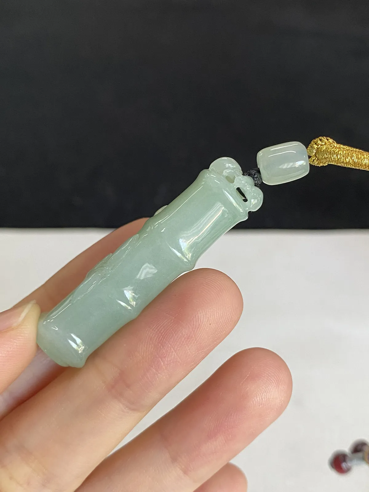 翡翠节节高，配珠未测