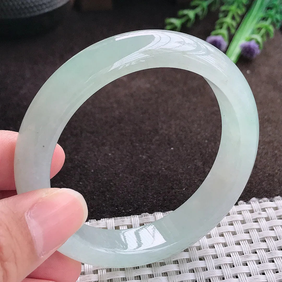 天然a货翡翠56/13.1/8.3老坑冰胶果冻冰晴绿手镯宽边翡翠玉手镯