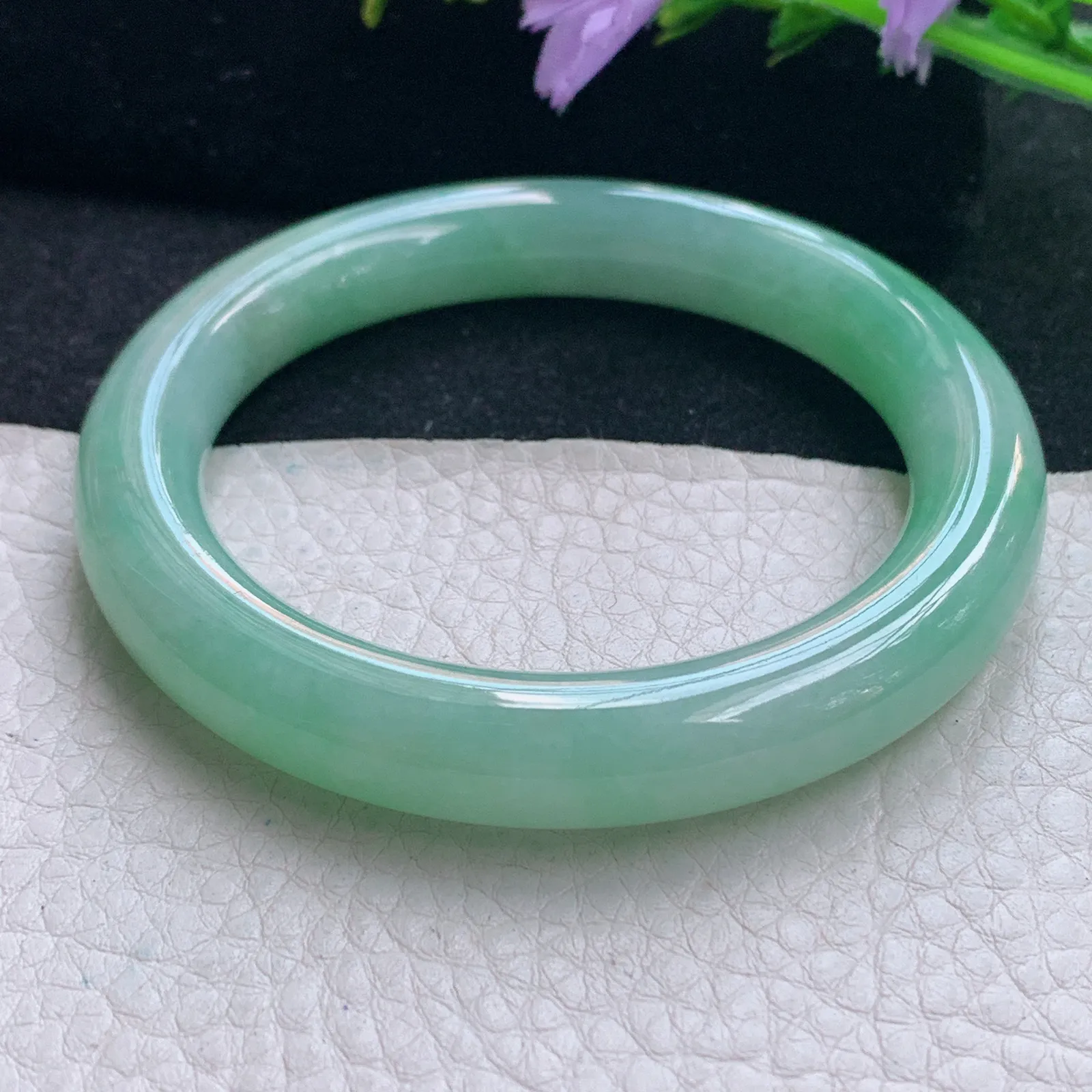 jl自然光55.5*10美人镯 缅甸翡翠玉手镯冰绿圆条玉手环 美人镯