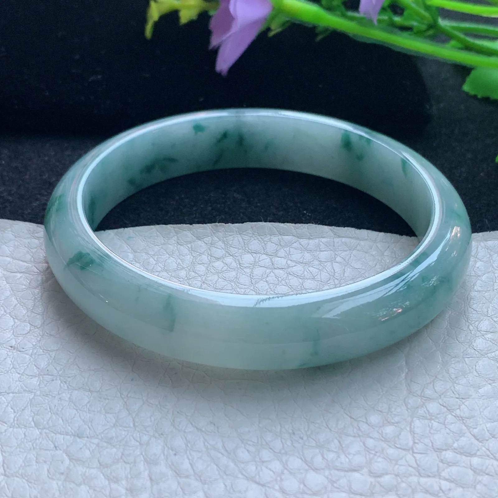 js自然光58*11.8*7.2平安镯 缅甸翡翠玉手镯飘花秀气宽边玉手环