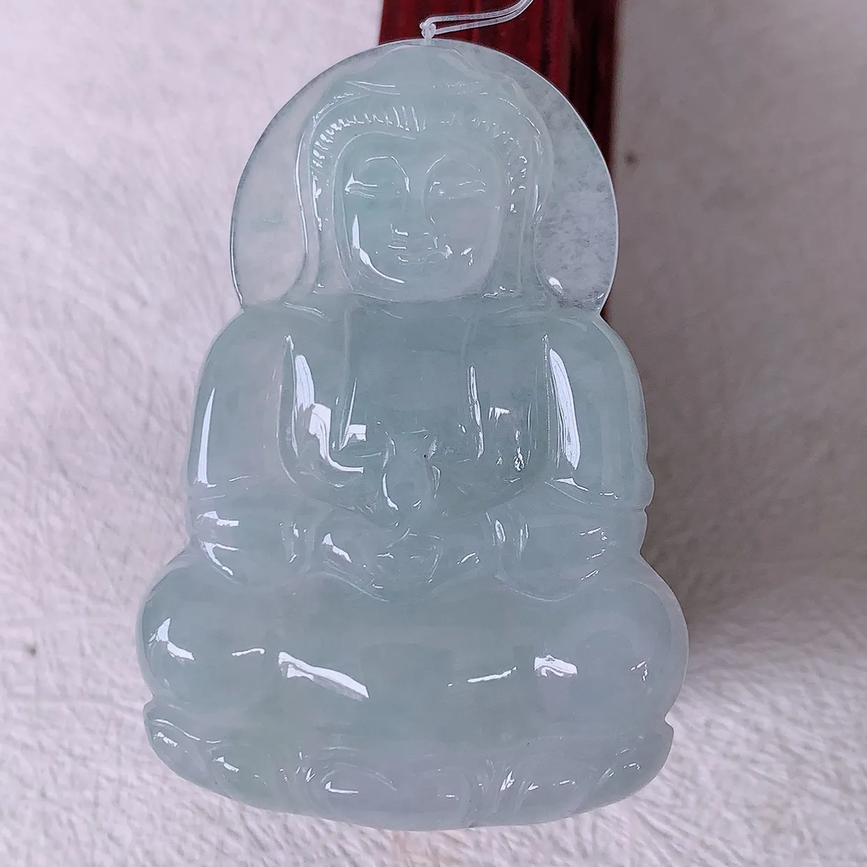 自然光实拍，冰种翡翠观音菩萨吊坠，净瓶观音，冰透亮泽，美观亮丽，观音面相端庄#49.12