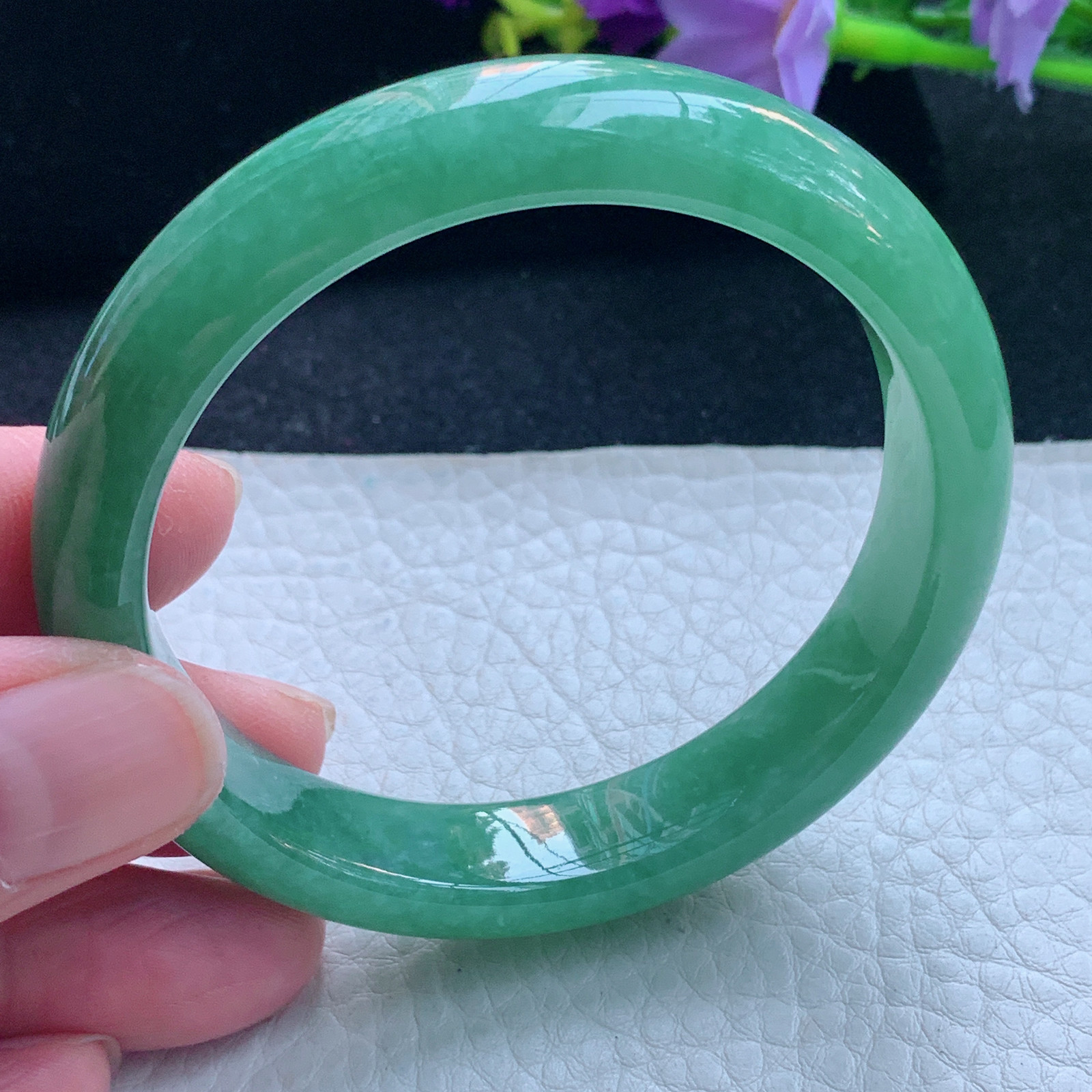 n自然光54.5*12*7.6平安镯 缅甸翡翠玉手镯满绿宽边玉手环 美人镯