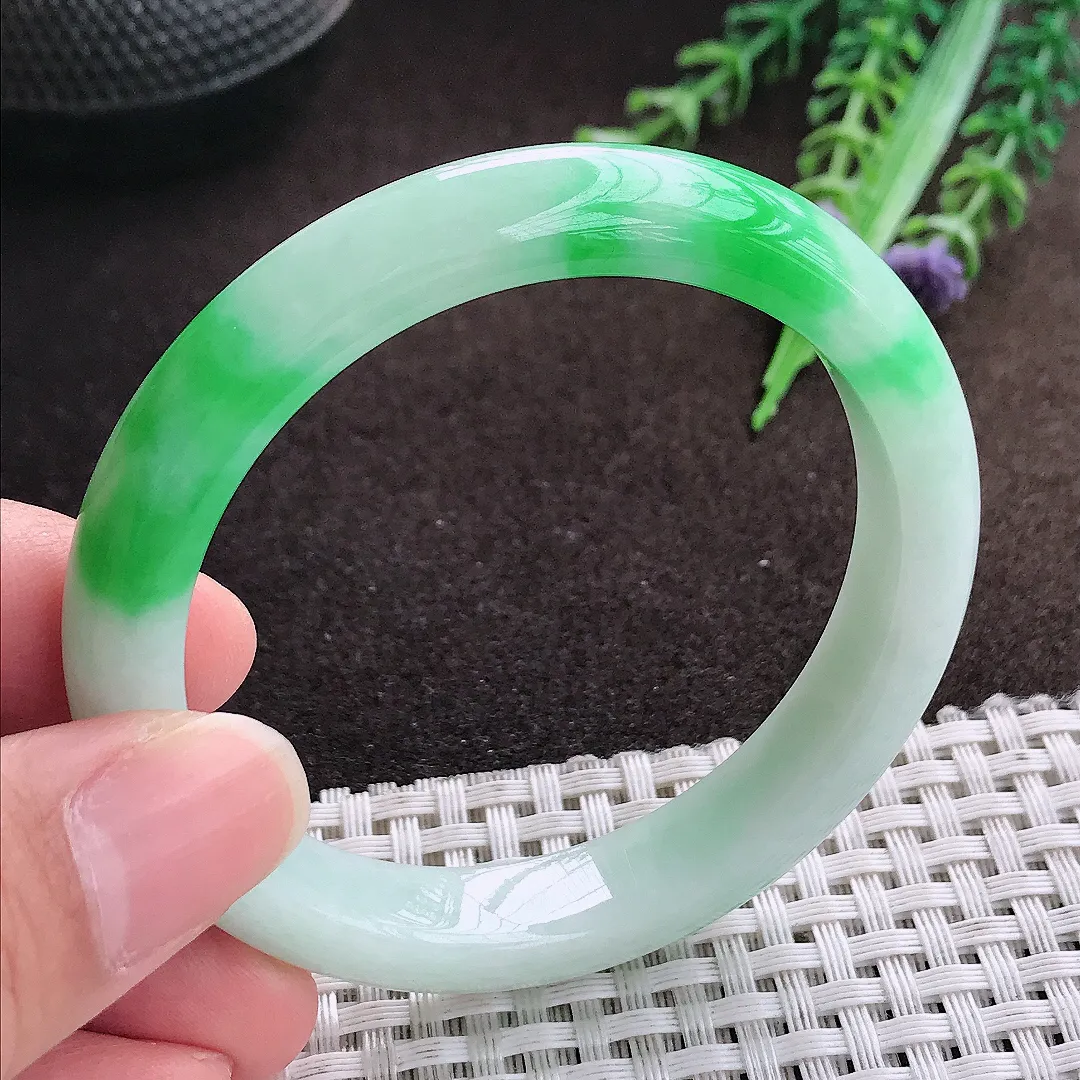 天然a货翡翠53/10/7.6老坑精美温润飘阳绿手镯宽边翡翠玉手镯