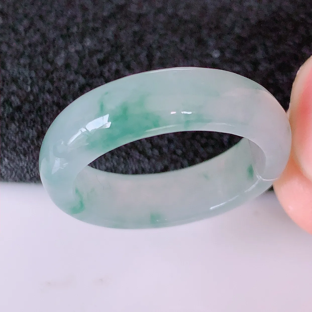 自然光实拍，18.2mm内径翡翠指环，玉戒指，玉质莹润，好精美好冰润的指环，17圈口，上手纤巧！#4