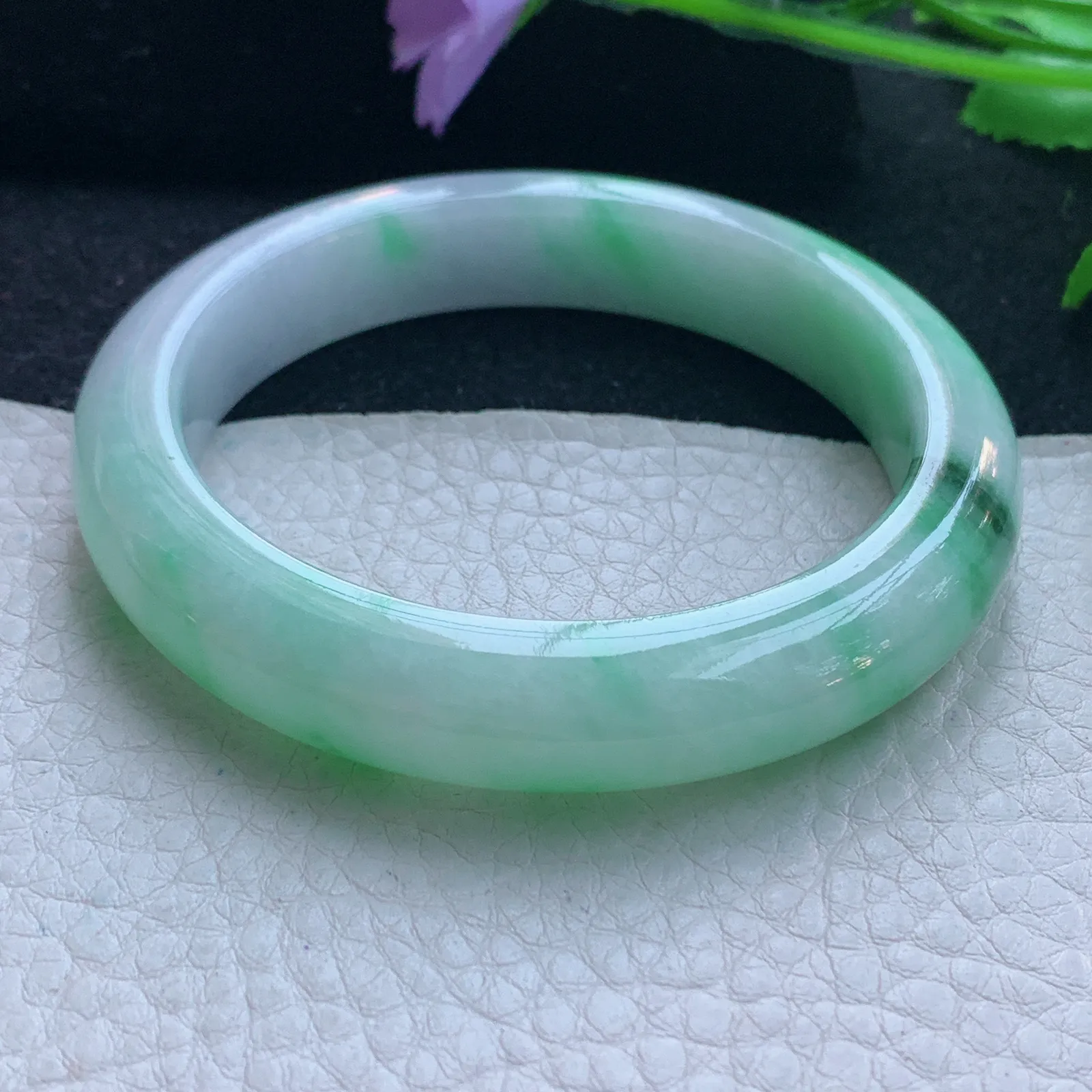 yh自然光55*11.6*8.6平安镯 缅甸翡翠玉手镯飘绿宽边玉手环